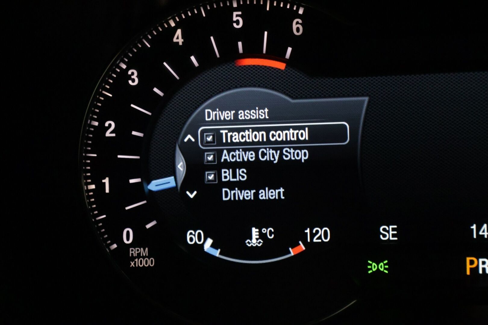 Ford Mondeo 2016 2,0 TDCi 180hv PowerShift Titanium Wagon - 3,99 % KORKOTARJOUS TÄHÄN AUTOON - 31.5. ASTI! - * Avaimeton ovien avaus / LED /  Sähkökontti / Muistipenkki / Läm.Tuulilasi *