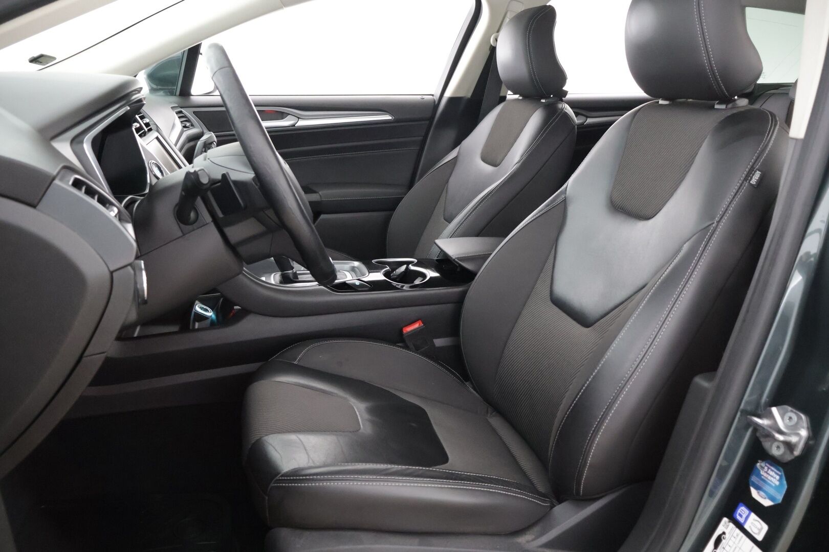 Ford Mondeo 2016 2,0 TDCi 180hv PowerShift Titanium Wagon - 3,99 % KORKOTARJOUS TÄHÄN AUTOON - 31.5. ASTI! - * Avaimeton ovien avaus / LED /  Sähkökontti / Muistipenkki / Läm.Tuulilasi *