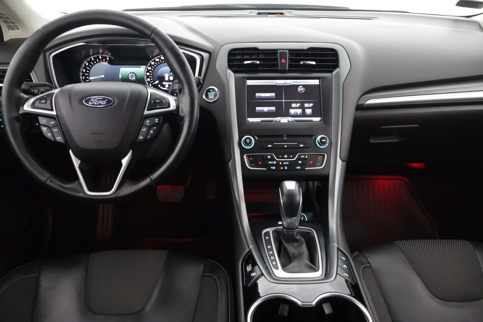 Ford Mondeo 2016 2,0 TDCi 180hv PowerShift Titanium Wagon - 3,99 % KORKOTARJOUS TÄHÄN AUTOON - 31.5. ASTI! - * Avaimeton ovien avaus / LED /  Sähkökontti / Muistipenkki / Läm.Tuulilasi *
