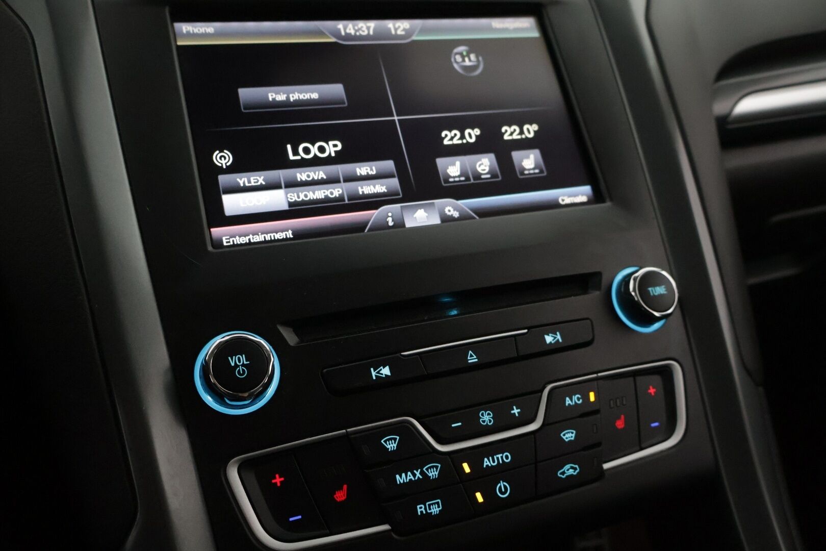 Ford Mondeo 2016 2,0 TDCi 180hv PowerShift Titanium Wagon - 3,99 % KORKOTARJOUS TÄHÄN AUTOON - 31.5. ASTI! - * Avaimeton ovien avaus / LED /  Sähkökontti / Muistipenkki / Läm.Tuulilasi *