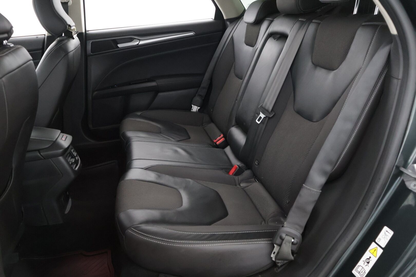 Ford Mondeo 2016 2,0 TDCi 180hv PowerShift Titanium Wagon - 3,99 % KORKOTARJOUS TÄHÄN AUTOON - 31.5. ASTI! - * Avaimeton ovien avaus / LED /  Sähkökontti / Muistipenkki / Läm.Tuulilasi *