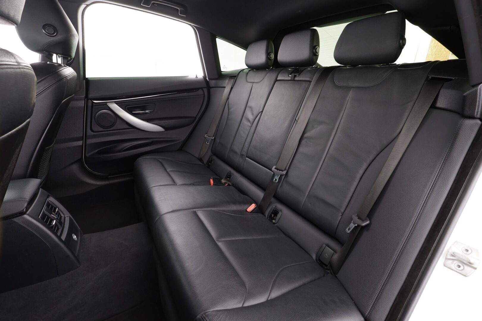 BMW 320 Gran Turismo 2017 F34 Gran Turismo 320i A xDrive Business Exclusive Edition M Sport * LED / P.tutkat / Sportpenkki Muistilla / Navi * - HUD / Vakkari / Bluetooth / Suomi-auto / Kahdet renkaat - HULLU BLACKWEEK KORKOTARJOUS 2,49%