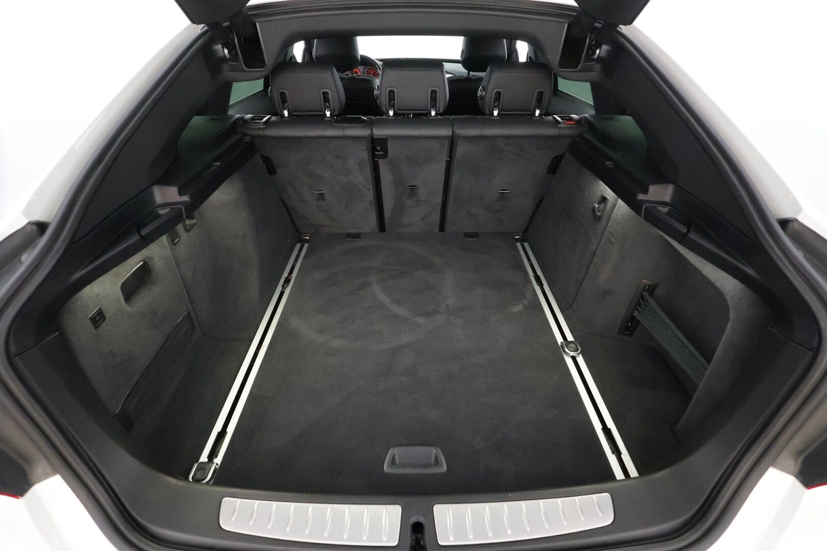 BMW 320 Gran Turismo 2017 F34 Gran Turismo 320i A xDrive Business Exclusive Edition M Sport * LED / P.tutkat / Sportpenkki Muistilla / Navi * - HUD / Vakkari / Bluetooth / Suomi-auto / Kahdet renkaat - HULLU BLACKWEEK KORKOTARJOUS 2,49%