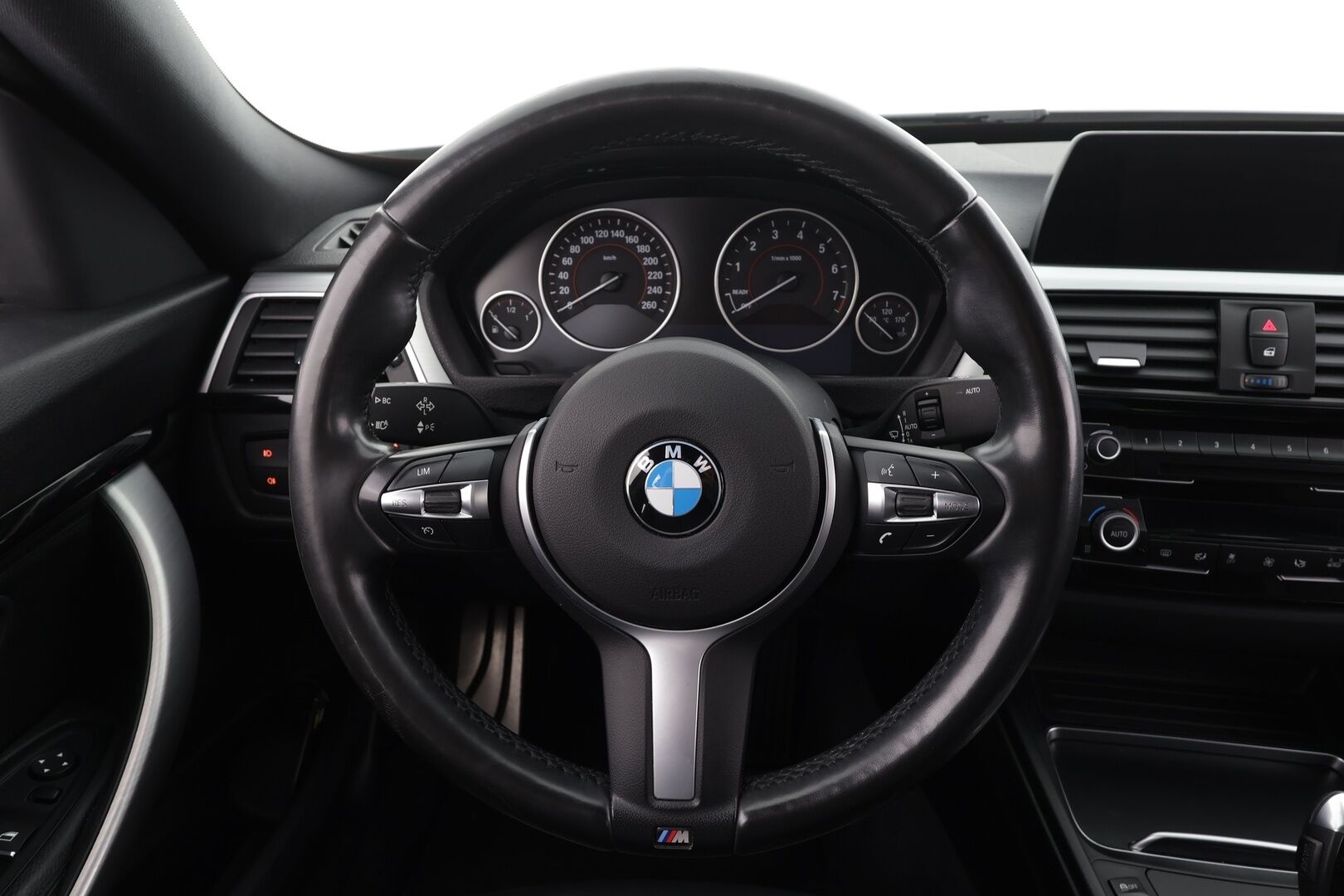 BMW 320 Gran Turismo 2017 F34 Gran Turismo 320i A xDrive Business Exclusive Edition M Sport * LED / P.tutkat / Sportpenkki Muistilla / Navi * - HUD / Vakkari / Bluetooth / Suomi-auto / Kahdet renkaat - HULLU BLACKWEEK KORKOTARJOUS 2,49%