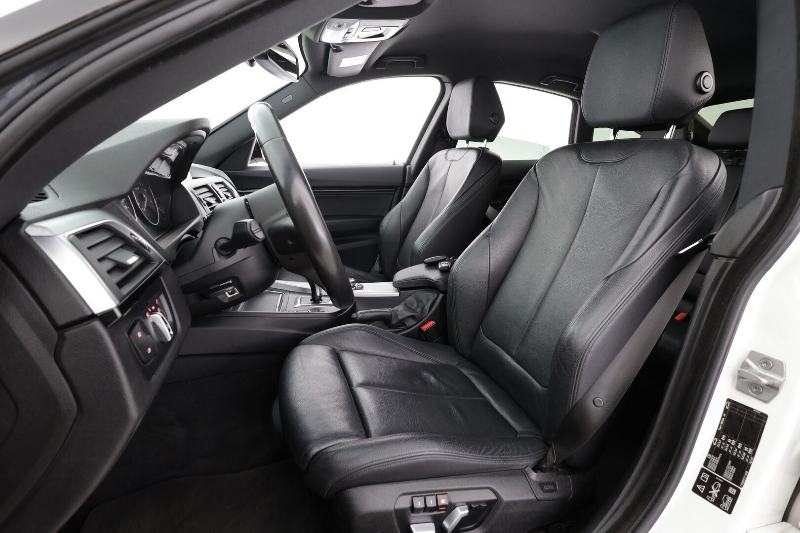 BMW 320 Gran Turismo 2017 F34 Gran Turismo 320i A xDrive Business Exclusive Edition M Sport * LED / P.tutkat / Sportpenkki Muistilla / Navi * - HUD / Vakkari / Bluetooth / Suomi-auto / Kahdet renkaat - HULLU BLACKWEEK KORKOTARJOUS 2,49%