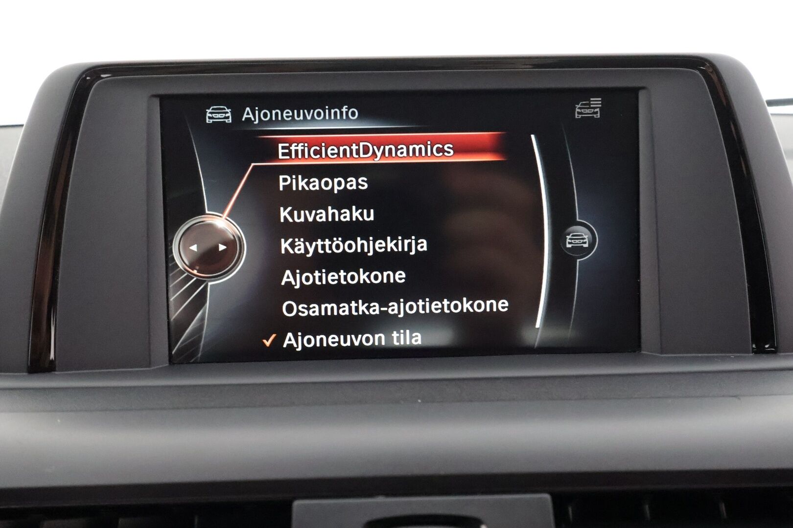 BMW 118 2017 F20 Hatchback 118i A Business * Suomi-auto / Vakkari / P.tutka / LED / Lohkolämmitin * - Kahdet renkaat aluvanteilla