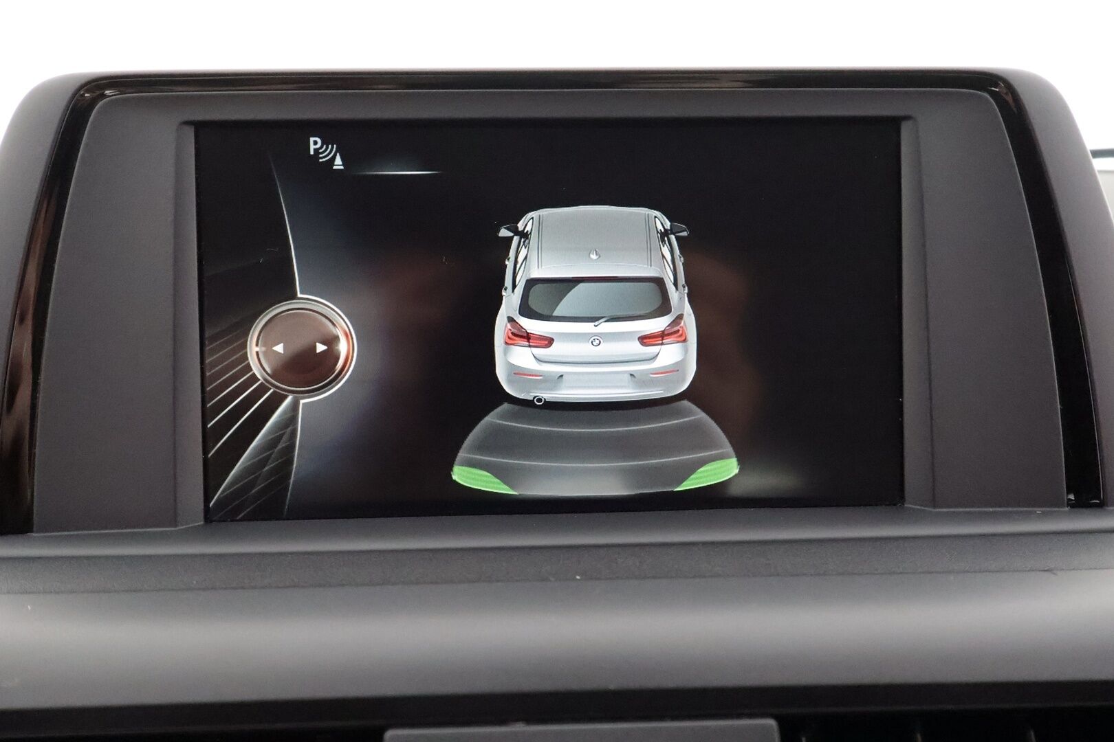 BMW 118 2017 F20 Hatchback 118i A Business * Suomi-auto / Vakkari / P.tutka / LED / Lohkolämmitin * - Kahdet renkaat aluvanteilla