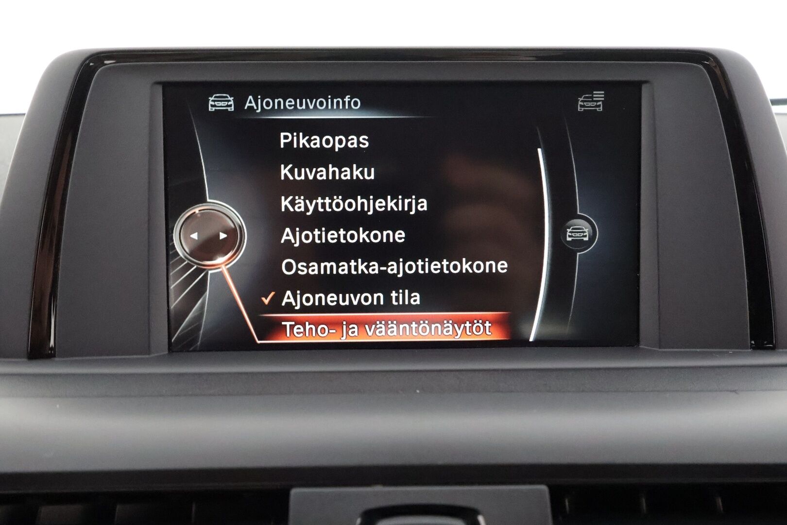 BMW 118 2017 F20 Hatchback 118i A Business * Suomi-auto / Vakkari / P.tutka / LED / Lohkolämmitin * - Kahdet renkaat aluvanteilla