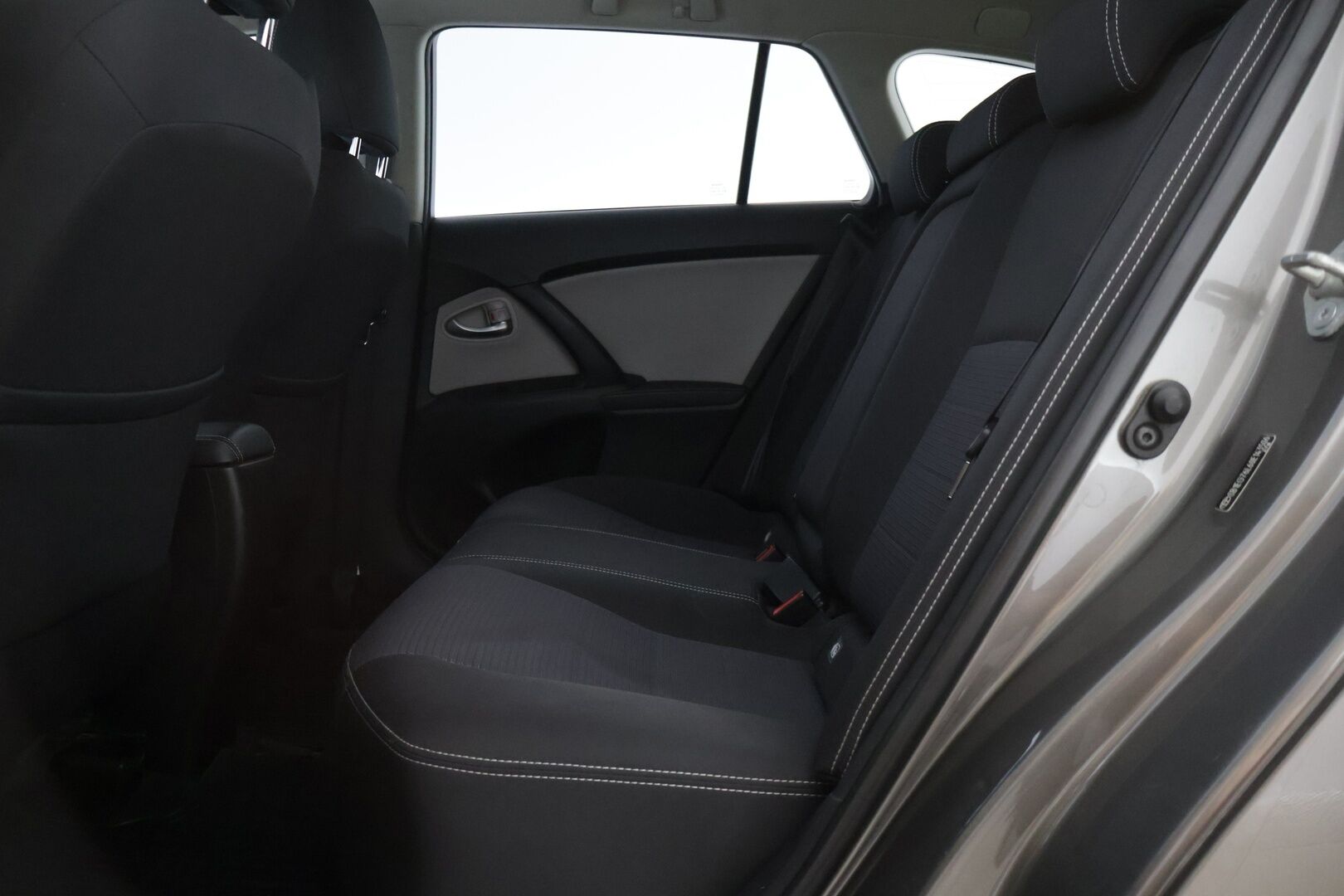 Toyota Avensis 2017 Touring Sports 1,8 Valvematic Edition Business Multidrive S - | Suomi-Auto | Peruutuskamera | Vetokoukku | Navi | Lämmitettävä tuulilasi | Kaistavahti | Törmäysvaroitin |
