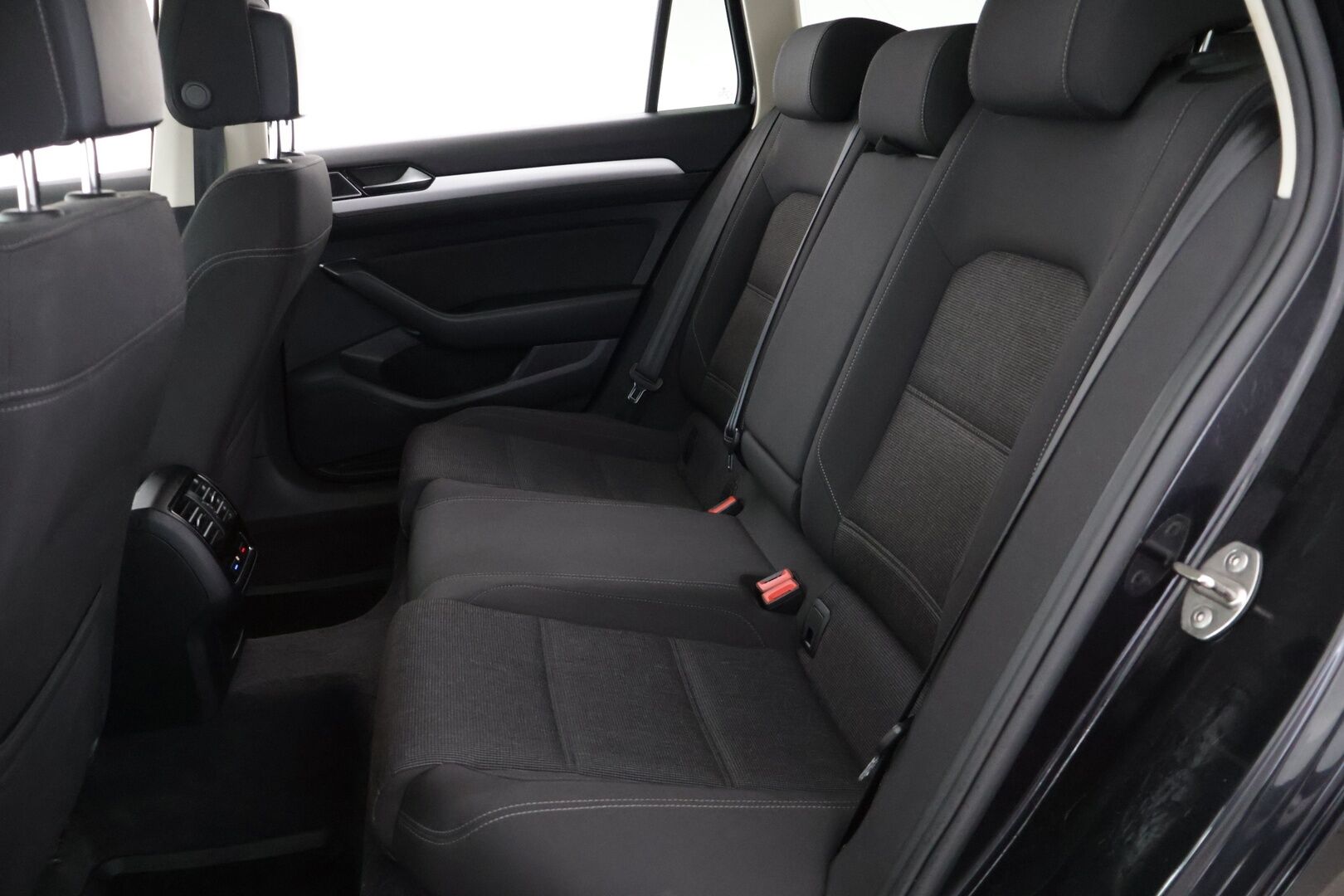 Volkswagen Passat 2018 Variant Comfortline 2,0 TDI 110 kW (150 hv) DSG-automaatti - Juuri Katsastettu! | Juuri Huollettu! | Suomi-auto | ACC | Webasto | Vetokoukku | Navi | LED | ErgoComfort | CarPlay | 2x Renkaat