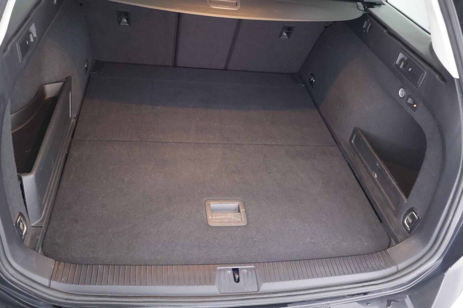 Volkswagen Passat 2018 Variant Comfortline 2,0 TDI 110 kW (150 hv) DSG-automaatti - Juuri Katsastettu! | Juuri Huollettu! | Suomi-auto | ACC | Webasto | Vetokoukku | Navi | LED | ErgoComfort | CarPlay | 2x Renkaat