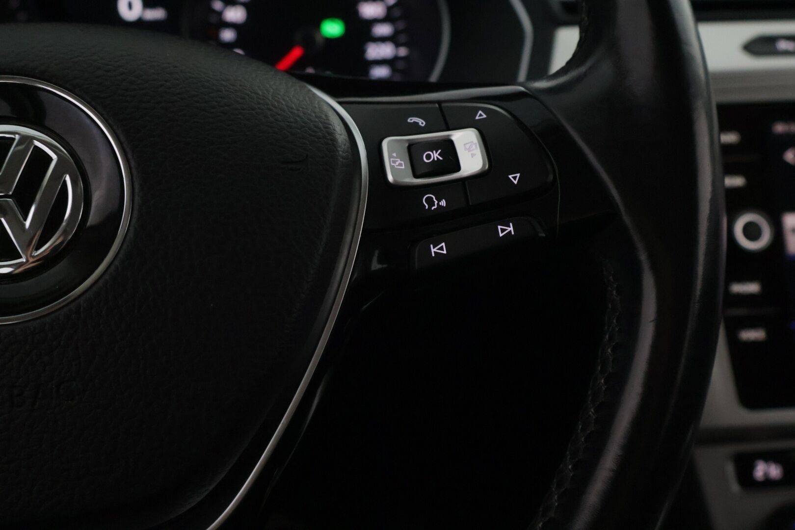 Volkswagen Passat 2018 Variant Comfortline 2,0 TDI 110 kW (150 hv) DSG-automaatti - Juuri Katsastettu! | Juuri Huollettu! | Suomi-auto | ACC | Webasto | Vetokoukku | Navi | LED | ErgoComfort | CarPlay | 2x Renkaat