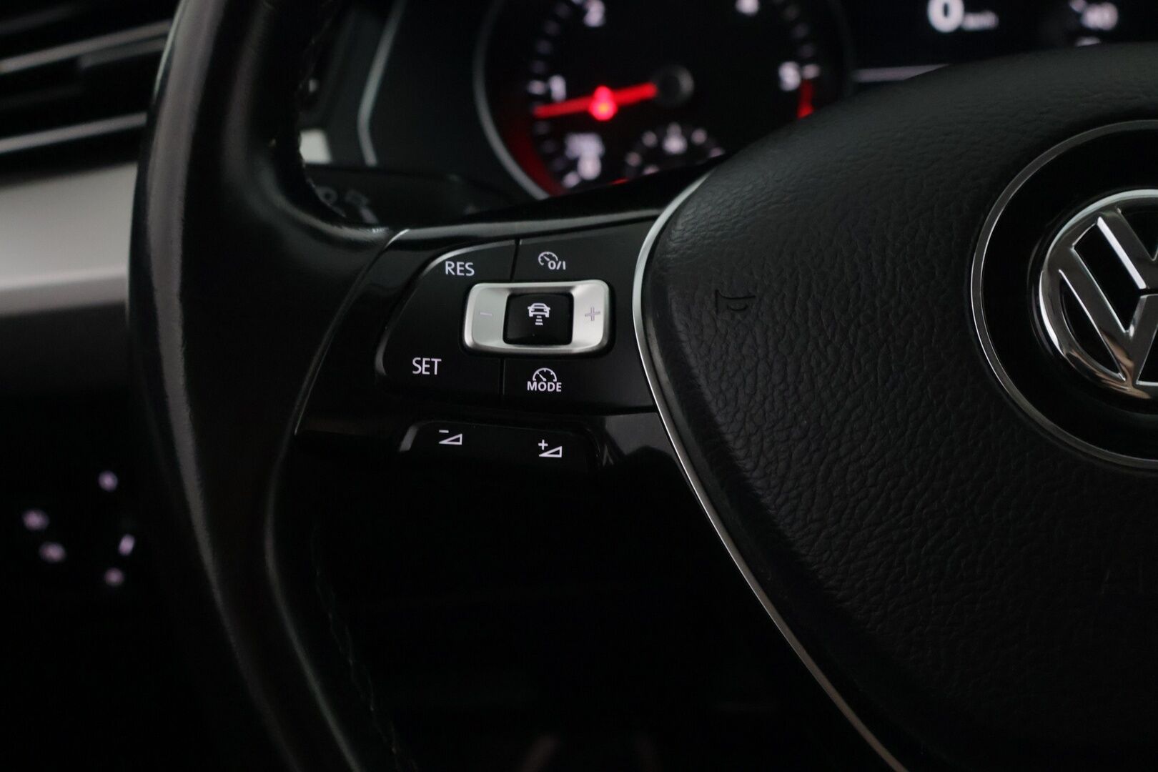 Volkswagen Passat 2018 Variant Comfortline 2,0 TDI 110 kW (150 hv) DSG-automaatti - Juuri Katsastettu! | Juuri Huollettu! | Suomi-auto | ACC | Webasto | Vetokoukku | Navi | LED | ErgoComfort | CarPlay | 2x Renkaat