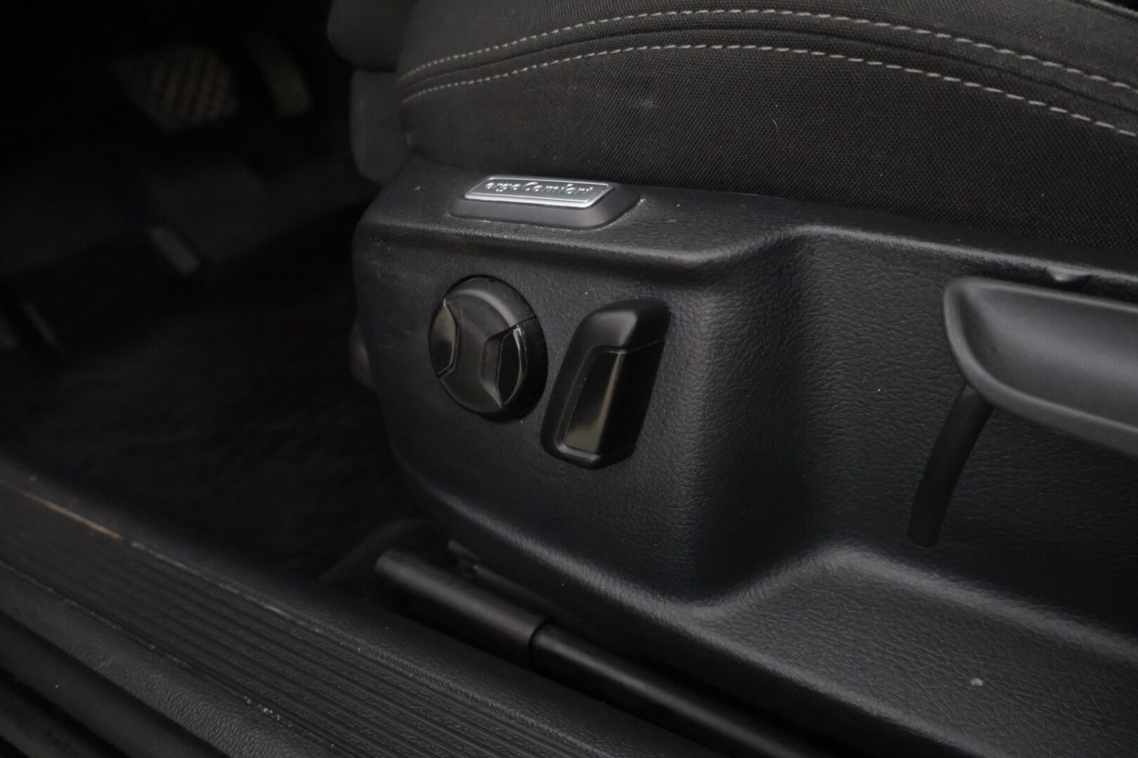 Volkswagen Passat 2018 Variant Comfortline 2,0 TDI 110 kW (150 hv) DSG-automaatti - Juuri Katsastettu! | Juuri Huollettu! | Suomi-auto | ACC | Webasto | Vetokoukku | Navi | LED | ErgoComfort | CarPlay | 2x Renkaat