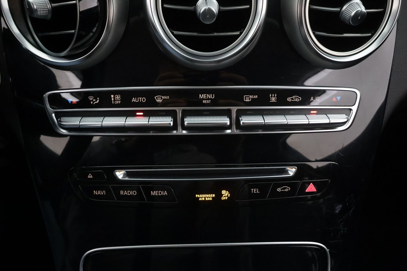 Mercedes-Benz C 2017 200 Coupé 4Matic A * Webasto / Vakkari / ILS-LED / Muistipenkit / Navi / Puolinahat * - Suomi-auto / Kahdet renkaat aluvanteilla