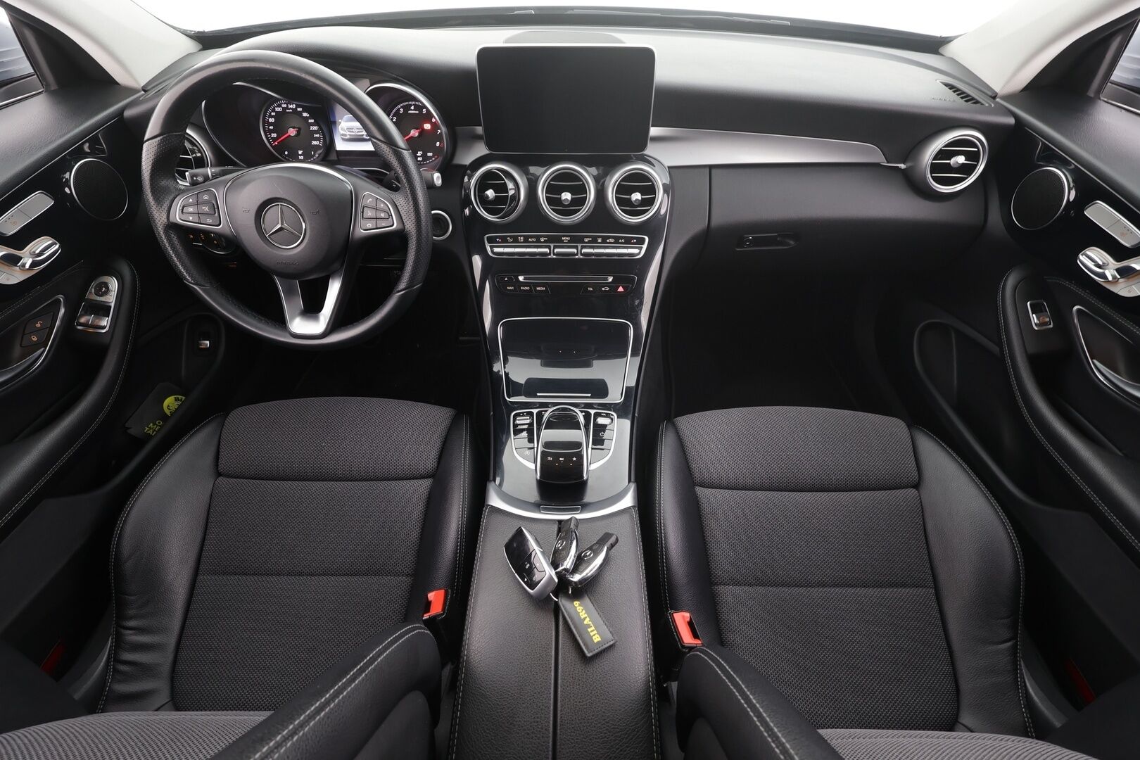 Mercedes-Benz C 2017 200 Coupé 4Matic A * Webasto / Vakkari / ILS-LED / Muistipenkit / Navi / Puolinahat * - Suomi-auto / Kahdet renkaat aluvanteilla