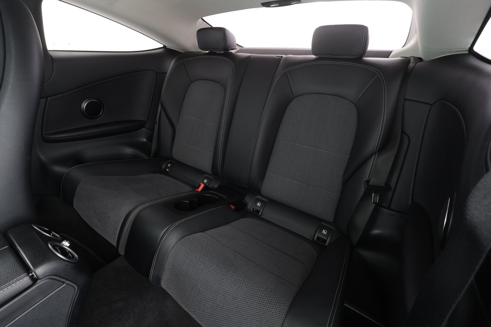 Mercedes-Benz C 2017 200 Coupé 4Matic A * Webasto / Vakkari / ILS-LED / Muistipenkit / Navi / Puolinahat * - Suomi-auto / Kahdet renkaat aluvanteilla