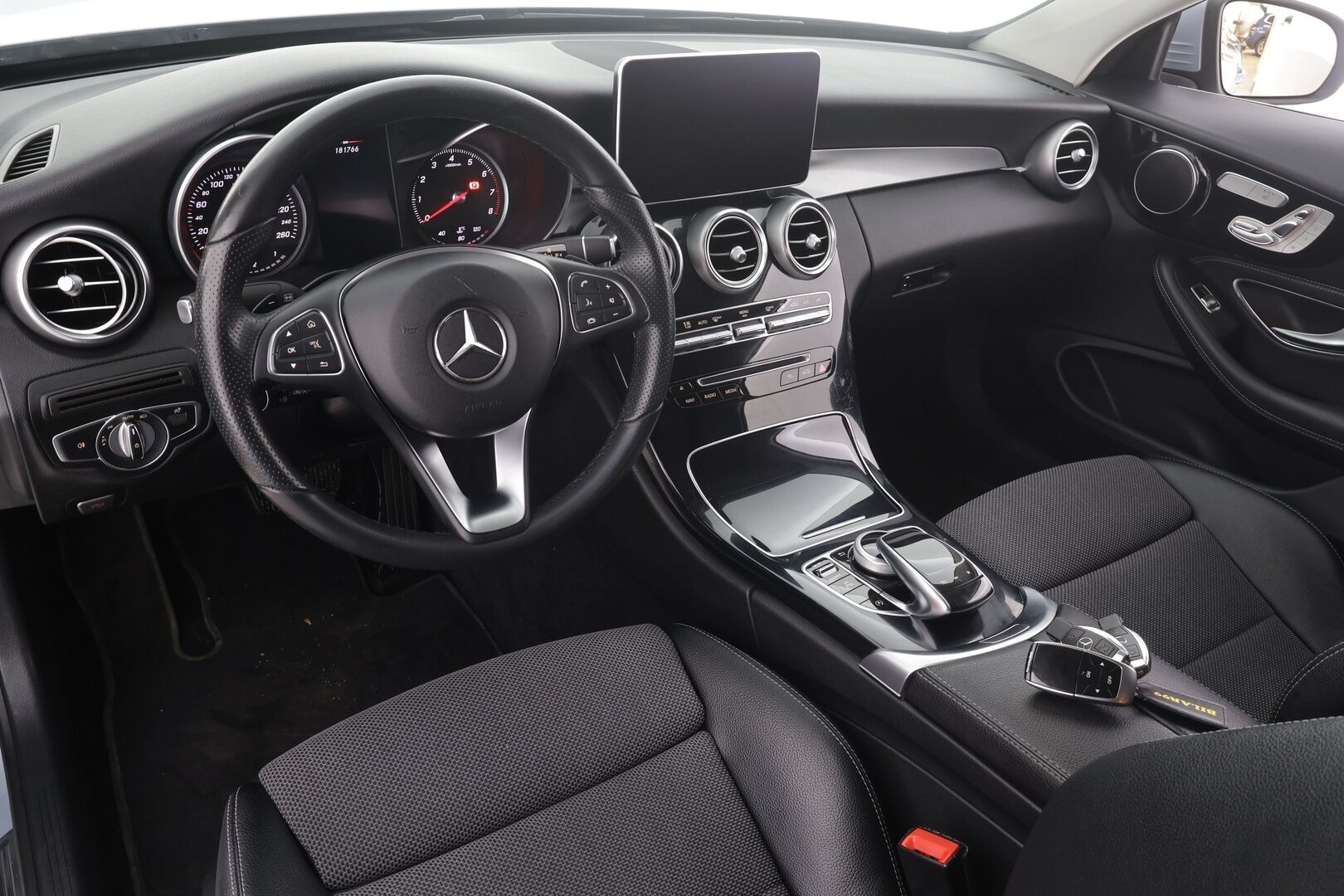 Mercedes-Benz C 2017 200 Coupé 4Matic A * Webasto / Vakkari / ILS-LED / Muistipenkit / Navi / Puolinahat * - Suomi-auto / Kahdet renkaat aluvanteilla