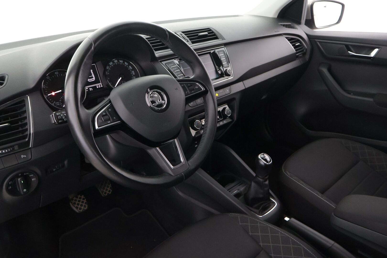 Skoda Fabia 2018 Combi 1,0 TSI 95 Style *KeyLessGo / P-tutkat / Vakkari / AppleCarPlay / Lohkolämmitin / Ilmastointi* - Hyvin varusteltu Fabia!