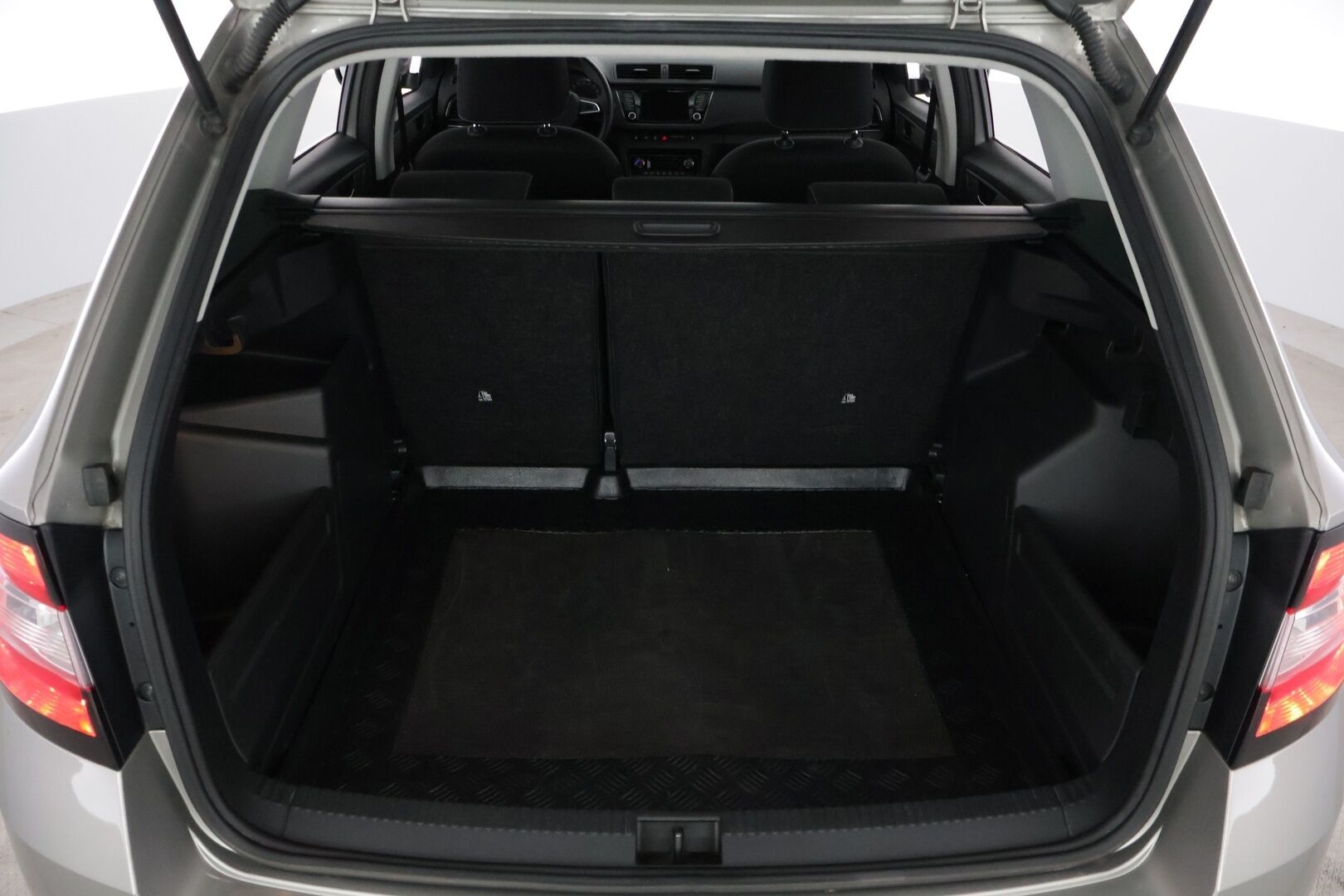 Skoda Fabia 2018 Combi 1,0 TSI 95 Style *KeyLessGo / P-tutkat / Vakkari / AppleCarPlay / Lohkolämmitin / Ilmastointi* - Hyvin varusteltu Fabia!