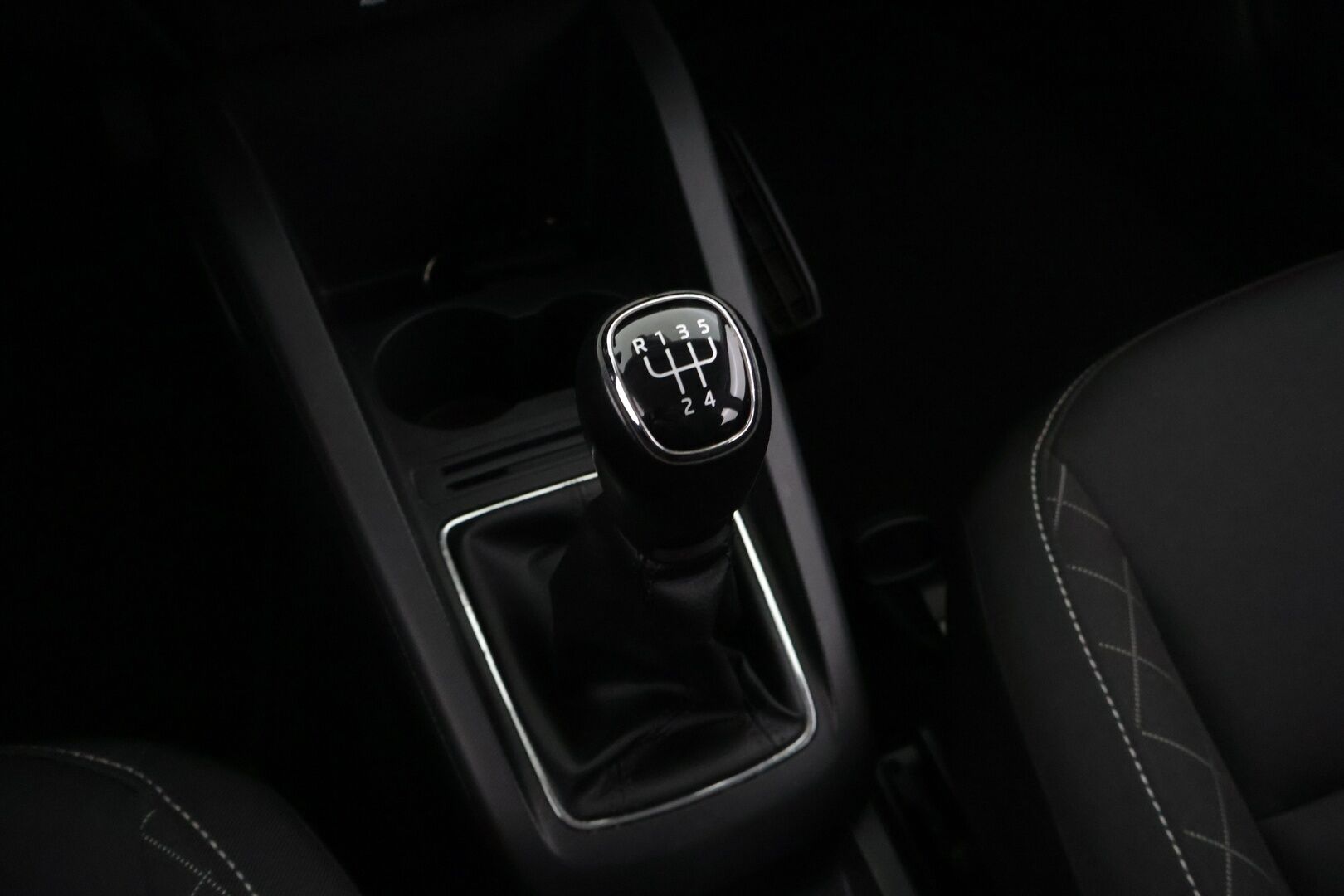 Skoda Fabia 2018 Combi 1,0 TSI 95 Style *KeyLessGo / P-tutkat / Vakkari / AppleCarPlay / Lohkolämmitin / Ilmastointi* - Hyvin varusteltu Fabia!