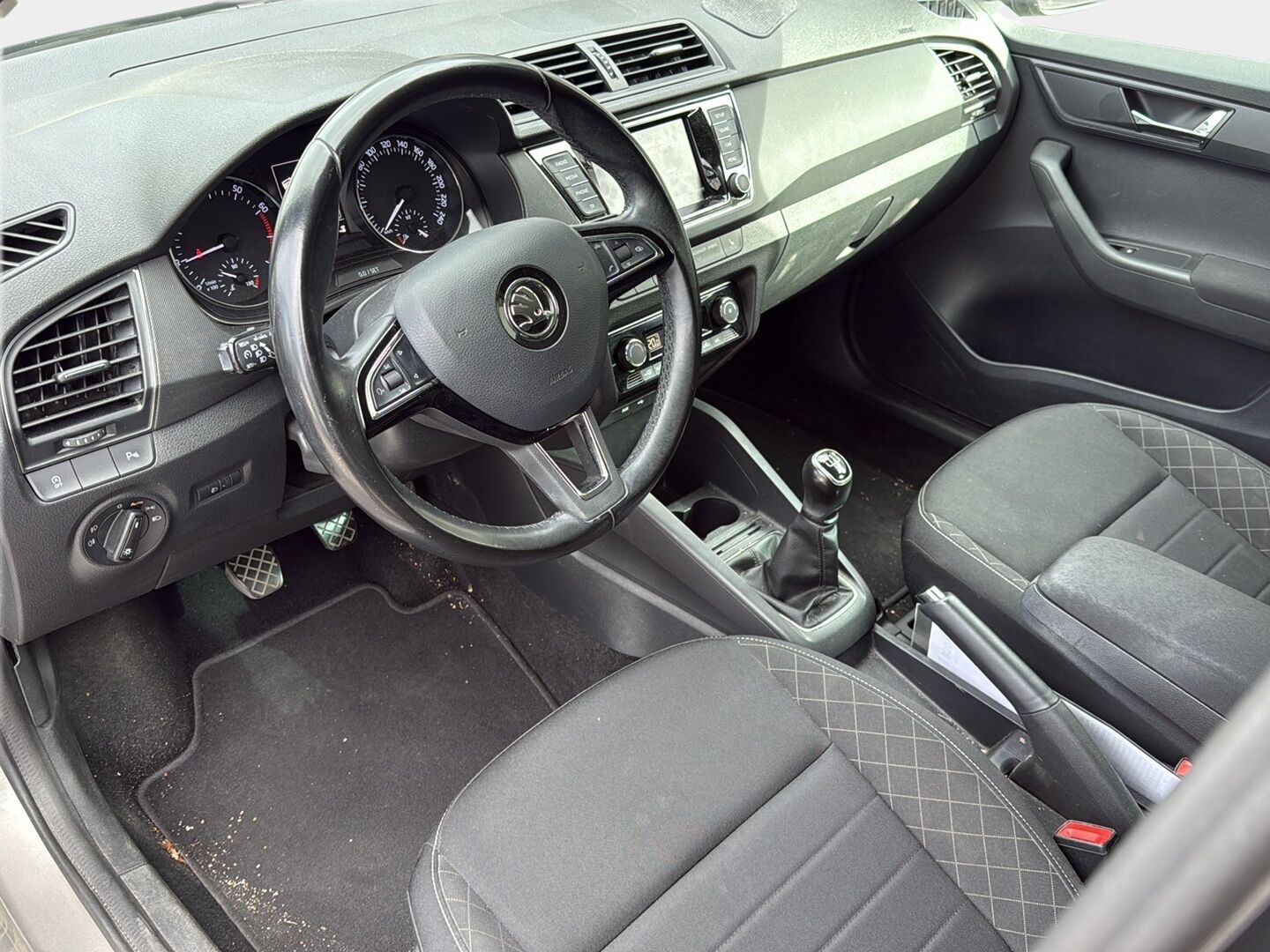 Skoda Fabia 2018 Combi 1,0 TSI 95 Style *KeyLessGo / P-tutkat / Vakkari / AppleCarPlay / Lohkolämmitin / Ilmastointi* - Hyvin varusteltu Fabia!