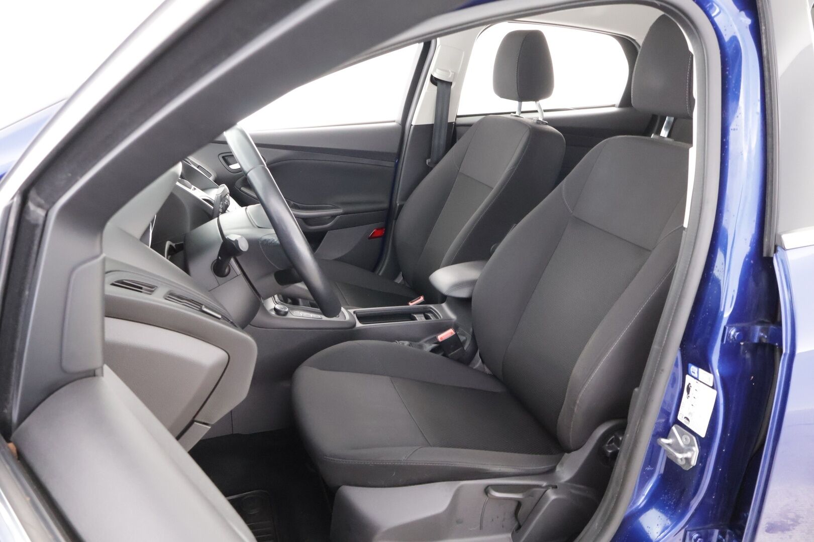 Ford Focus 2017 1,0 EcoBoost 125 hv Start/Stop M6 Edition 5-ovinen - YritysOutlet - Myydään vain yrityksille - 1,0 EcoBoost 125 hv Start/Stop M6 Edition 5-ovinen