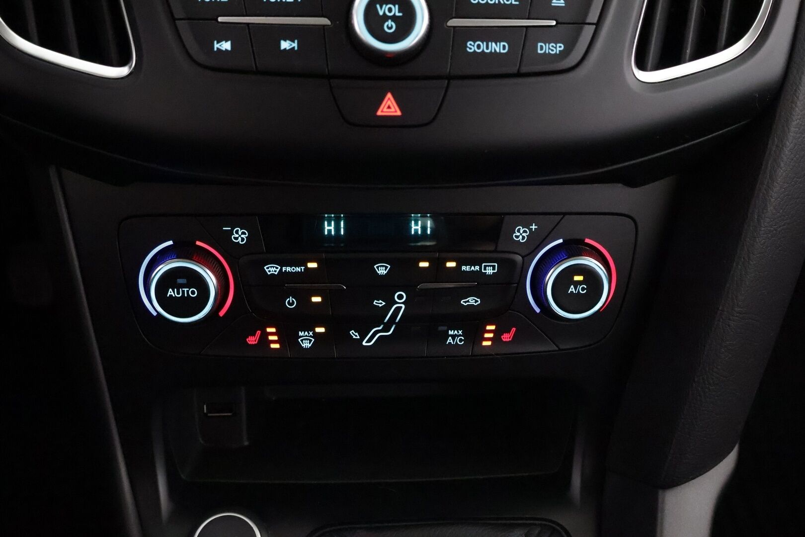 Ford Focus 2017 1,0 EcoBoost 125 hv Start/Stop M6 Edition 5-ovinen - YritysOutlet - Myydään vain yrityksille - 1,0 EcoBoost 125 hv Start/Stop M6 Edition 5-ovinen