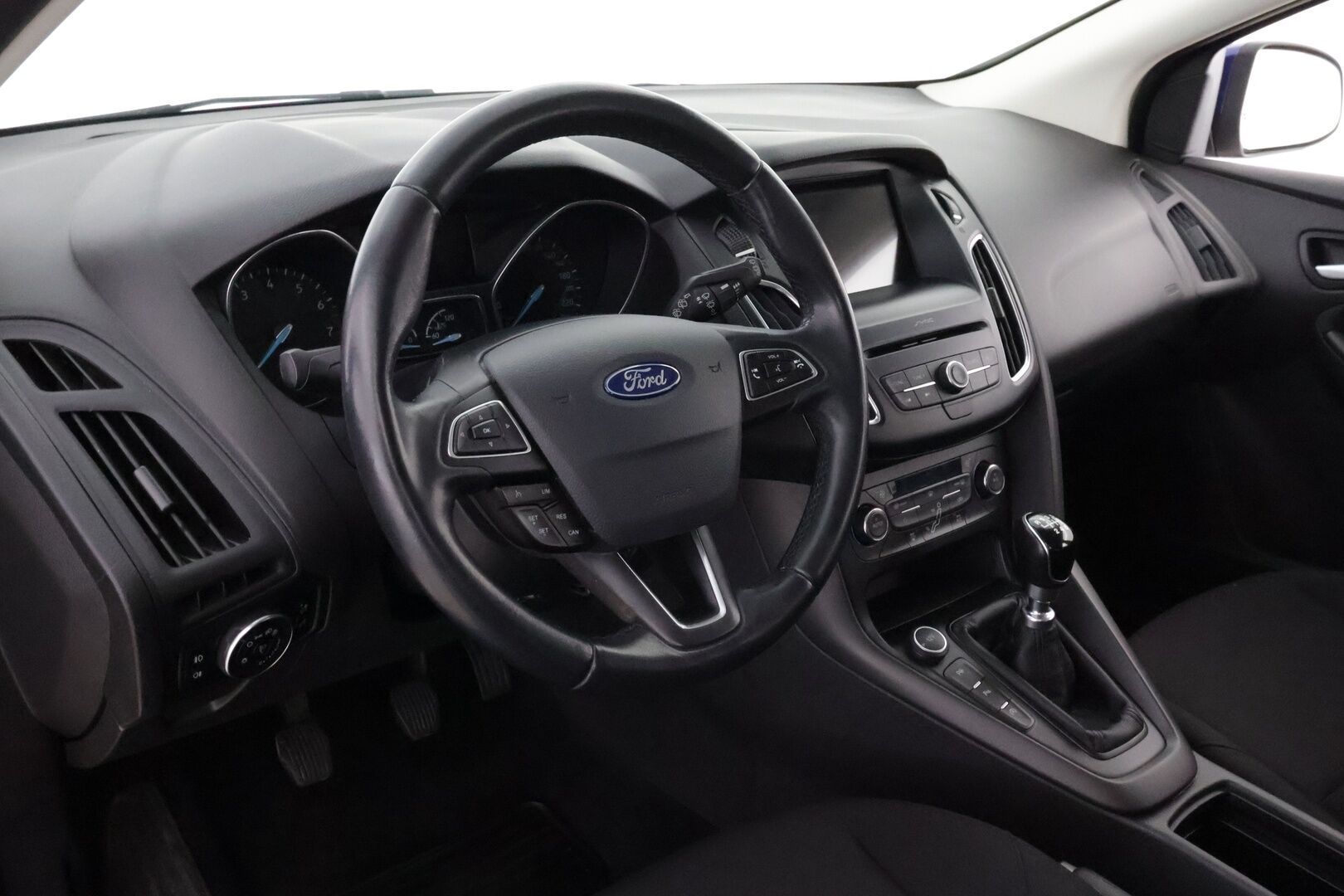 Ford Focus 2017 1,0 EcoBoost 125 hv Start/Stop M6 Edition 5-ovinen - YritysOutlet - Myydään vain yrityksille - 1,0 EcoBoost 125 hv Start/Stop M6 Edition 5-ovinen