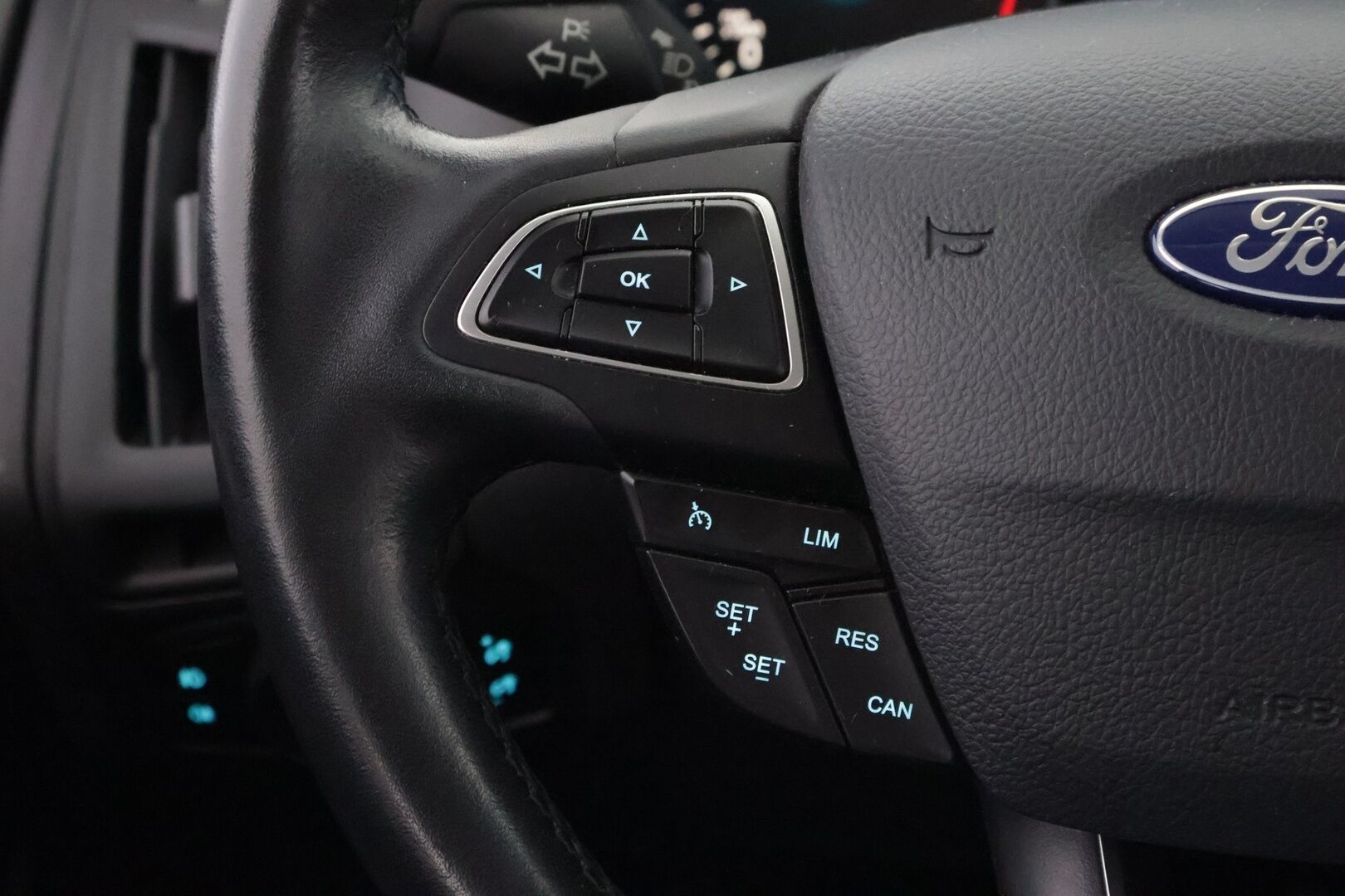 Ford Focus 2017 1,0 EcoBoost 125 hv Start/Stop M6 Edition 5-ovinen - YritysOutlet - Myydään vain yrityksille - 1,0 EcoBoost 125 hv Start/Stop M6 Edition 5-ovinen