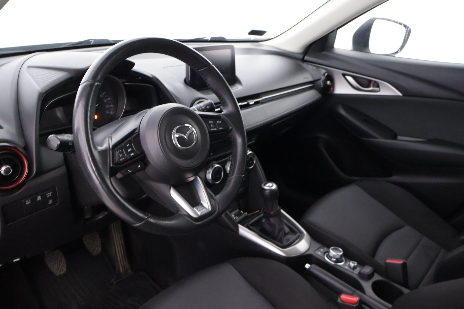 Mazda CX-3 2017 2,0 (120 hv) SKYACTIV-G Premium Plus 6MT EL3 - | Vakkari | Peruutuskamera | Avaimeton käynnistys | Kaistavahti | Ratinlämmitin | Suomi-auto | Lohkolämmitin + S.lämmitin |