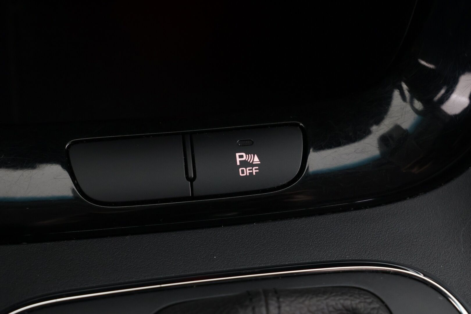 Kia cee'd 2017 1,6 EX SW DCT A/T / Vakkari / P-kamera / Lohko+sisälämmitin / Apple&Android / Koukku / Ratinlämmitin / Navi - Suomi-auto / Merkkihuollettu / 2x Aluvanteet / Uudenveroiset nastat, sekä kesärenkaat!