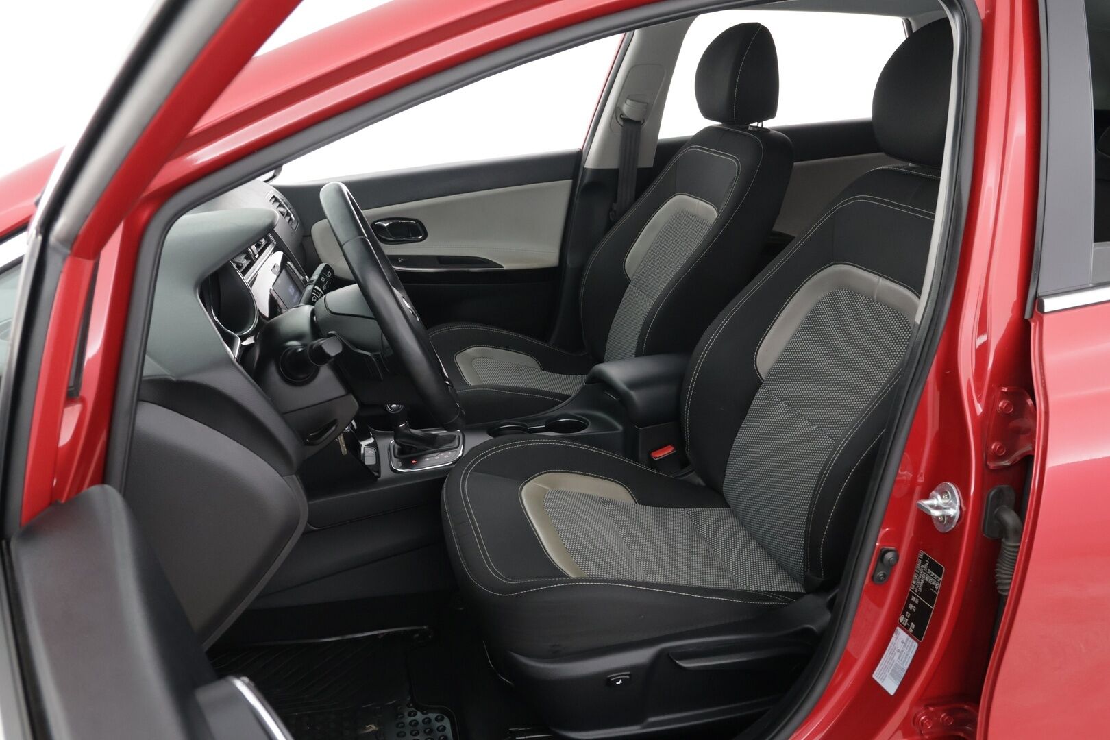 Kia cee'd 2017 1,6 EX SW DCT A/T / Vakkari / P-kamera / Lohko+sisälämmitin / Apple&Android / Koukku / Ratinlämmitin / Navi - Suomi-auto / Merkkihuollettu / 2x Aluvanteet / Uudenveroiset nastat, sekä kesärenkaat!