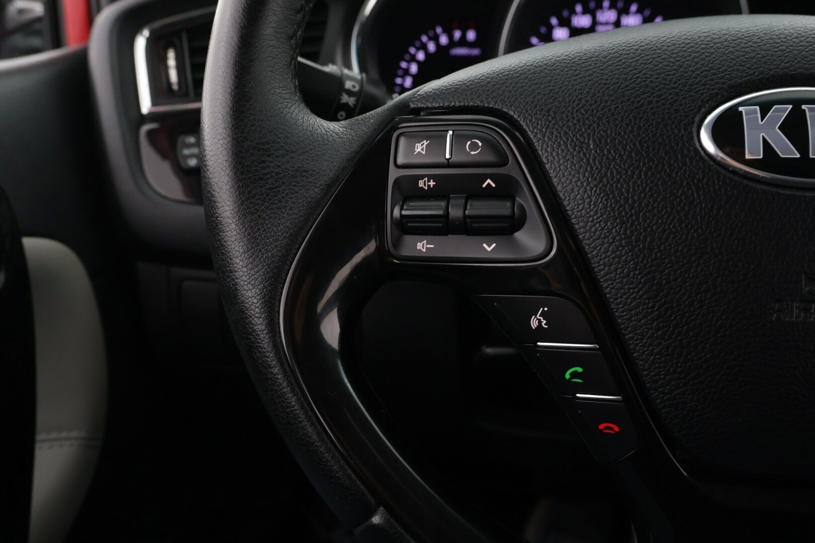 Kia cee'd 2017 1,6 EX SW DCT A/T / Vakkari / P-kamera / Lohko+sisälämmitin / Apple&Android / Koukku / Ratinlämmitin / Navi - Suomi-auto / Merkkihuollettu / 2x Aluvanteet / Uudenveroiset nastat, sekä kesärenkaat!