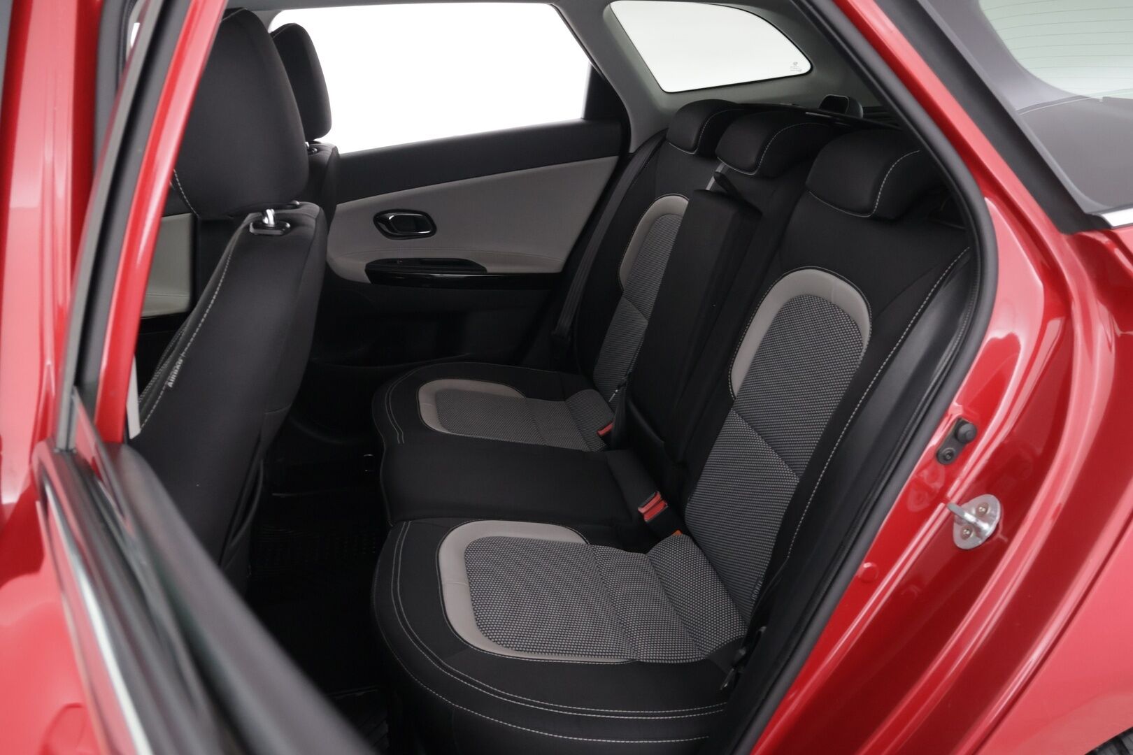 Kia cee'd 2017 1,6 EX SW DCT A/T / Vakkari / P-kamera / Lohko+sisälämmitin / Apple&Android / Koukku / Ratinlämmitin / Navi - Suomi-auto / Merkkihuollettu / 2x Aluvanteet / Uudenveroiset nastat, sekä kesärenkaat!