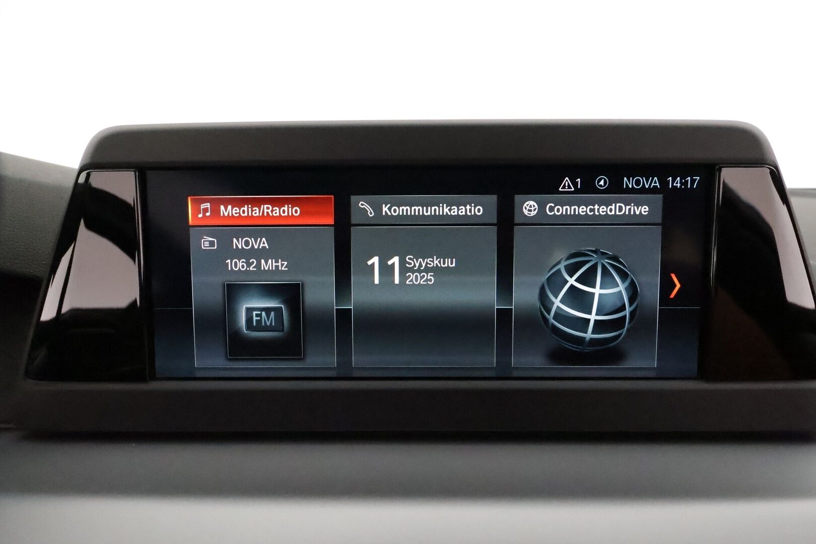 BMW 520 2017 G30 Sedan 520d A Business Comfort **LED / ACC / P.kamera / Sisätilanlämmitin / Konjakki Nahat / HiFI / Kaistavahti** - 2-om Suomi-auto / Kahdet Renkaat / Merkkihuollettu! - HULLUT JOULUT KORKOTARJOUS 2,49% 