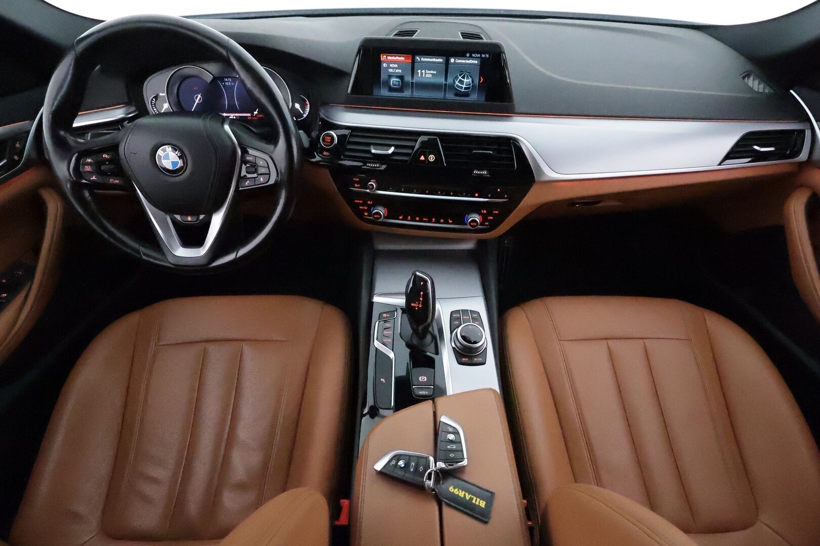 BMW 520 2017 G30 Sedan 520d A Business Comfort **LED / ACC / P.kamera / Sisätilanlämmitin / Konjakki Nahat / HiFI / Kaistavahti** - 2-om Suomi-auto / Kahdet Renkaat / Merkkihuollettu!