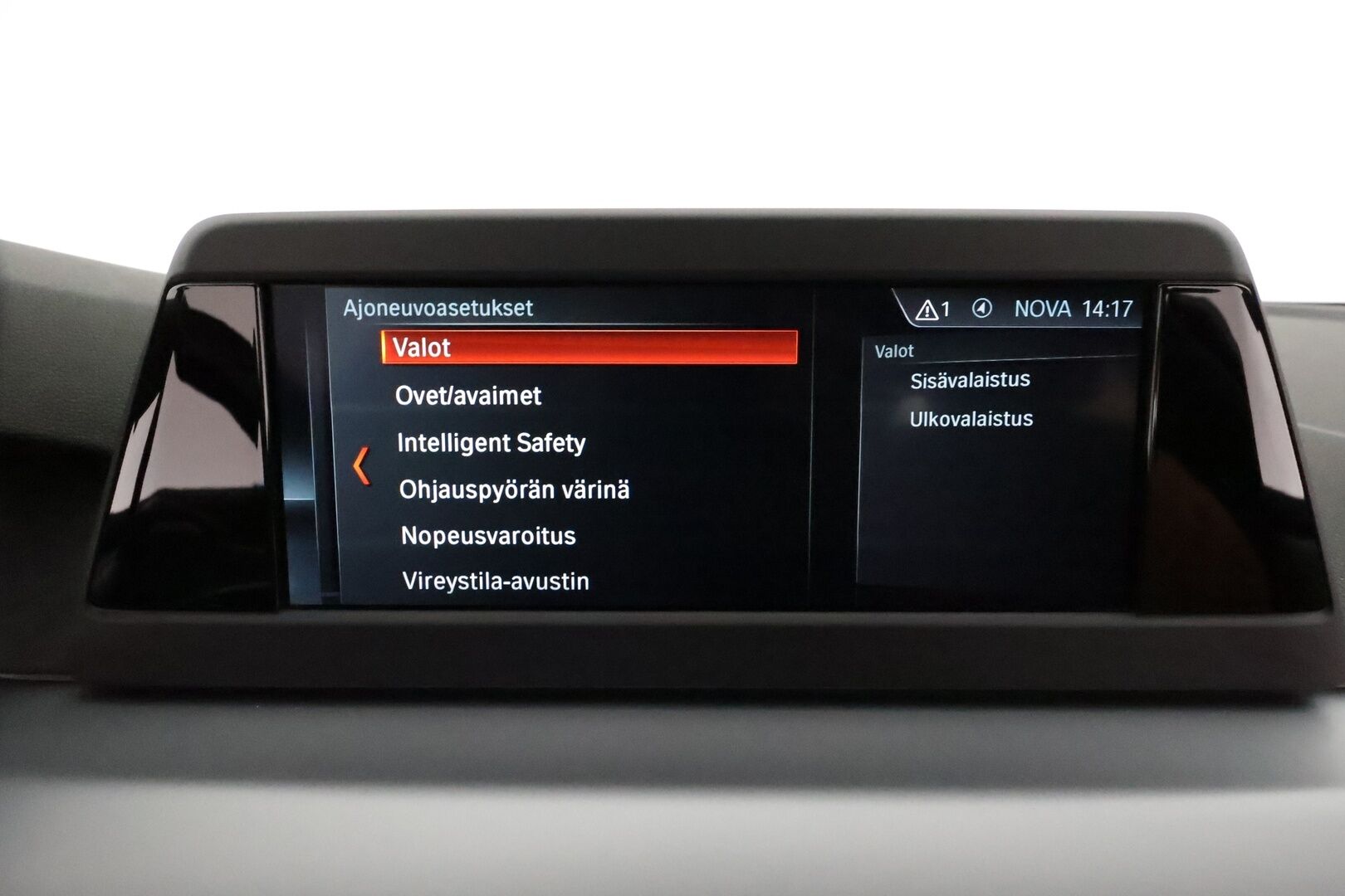 BMW 520 2017 G30 Sedan 520d A Business Comfort **LED / ACC / P.kamera / Sisätilanlämmitin / Konjakki Nahat / HiFI / Kaistavahti** - 2-om Suomi-auto / Kahdet Renkaat / Merkkihuollettu! - HULLUT JOULUT KORKOTARJOUS 2,49% 