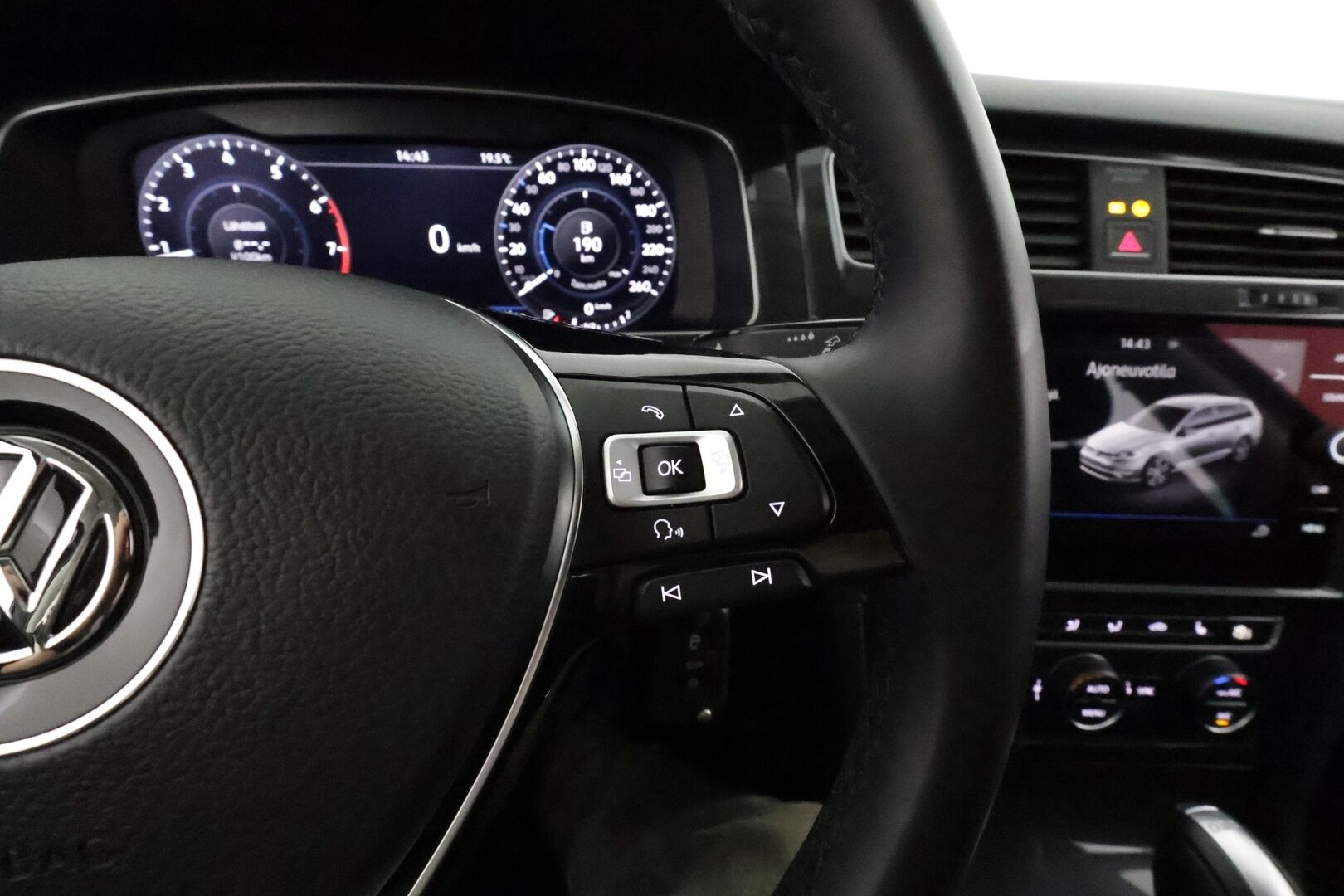 Volkswagen Golf 2018 Variant Comfortline 1,4 TSI (125 hv) DSG **Adapt.vakkari / Digimittaristo / P.kamera / Apple&Android / Webasto** - Suomi-auto / Kahdet renkaat aluvanteilla