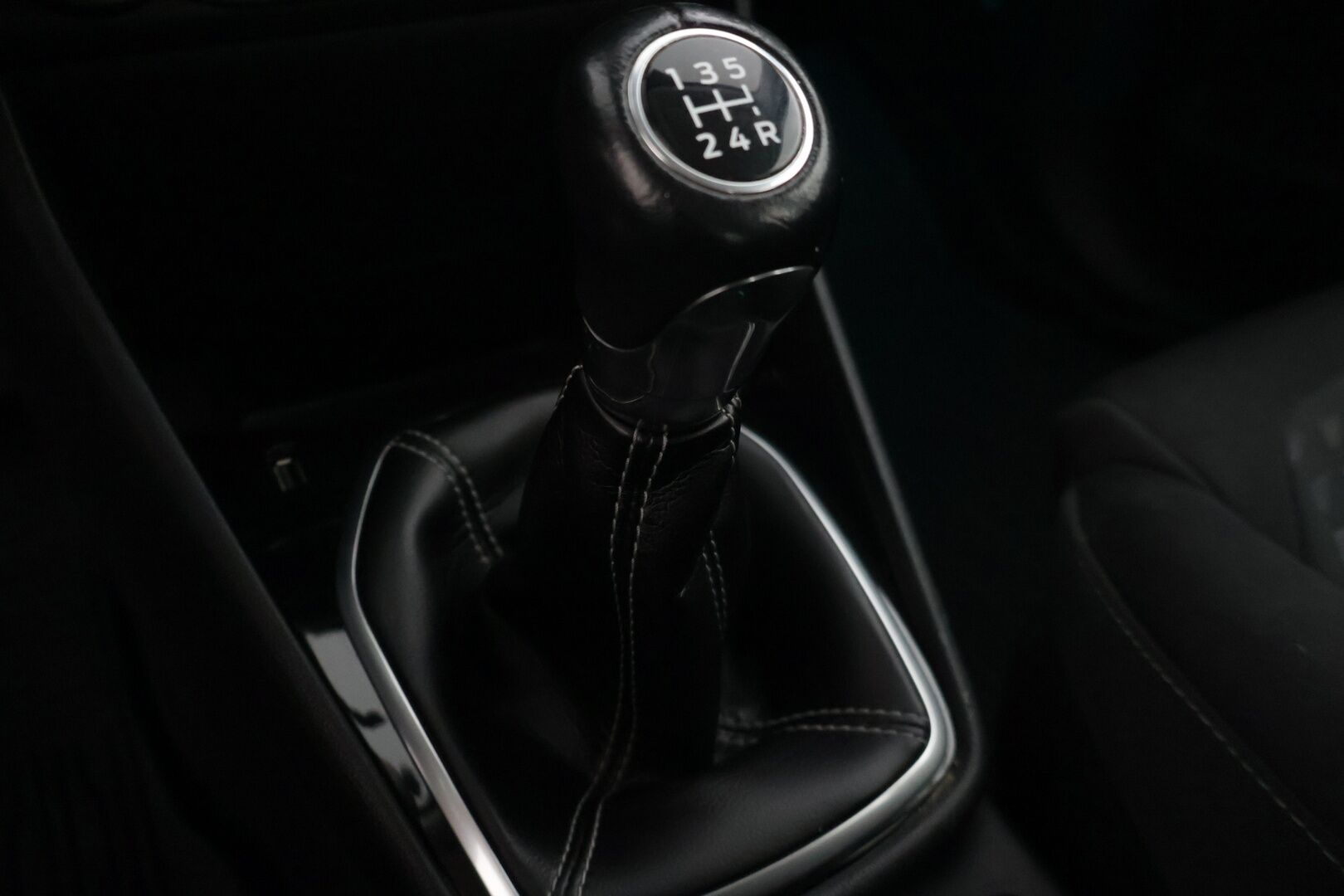 Ford Fiesta 2017 1,1 85hv M5 Titanium 5-ovinen * Lämmitettävä tuulilasi / Ratinlämmitin / P. Tutka / Vakkari / Bluetooth * - Suomi-auto / Lohkolämmitin / Kahdet renkaat Fordin alumiinivanteilla