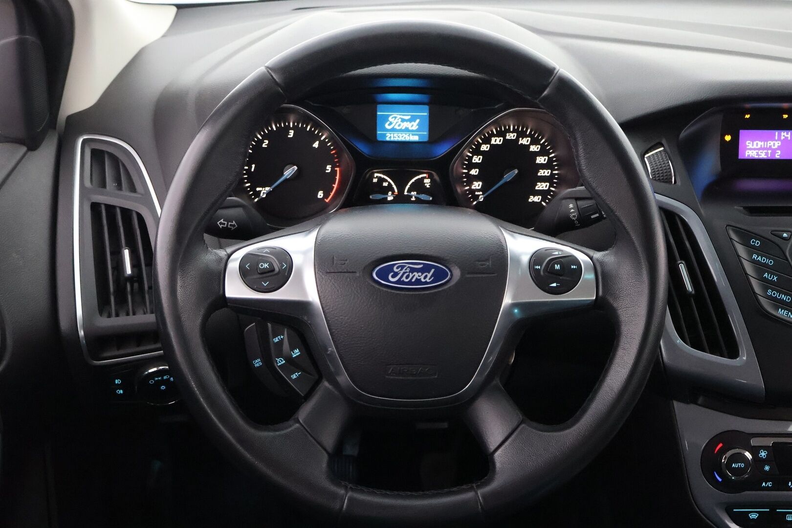 Ford Focus 2011 FOCUS Farmari (AC) 4ov 1560cm3 *MYYDÄÄN HUUTOKAUPAT.COM*