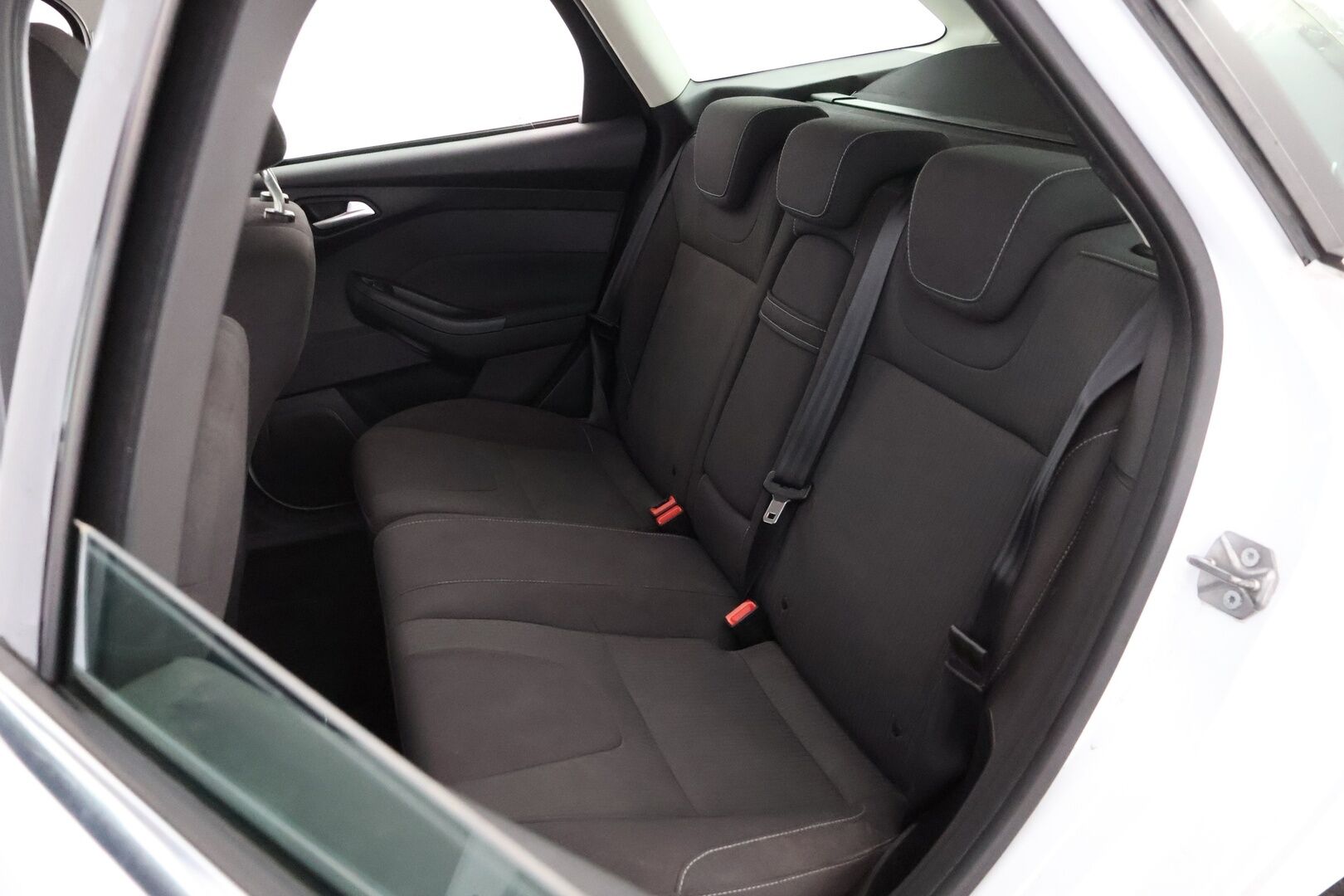 Ford Focus 2011 FOCUS Farmari (AC) 4ov 1560cm3 *MYYDÄÄN HUUTOKAUPAT.COM*