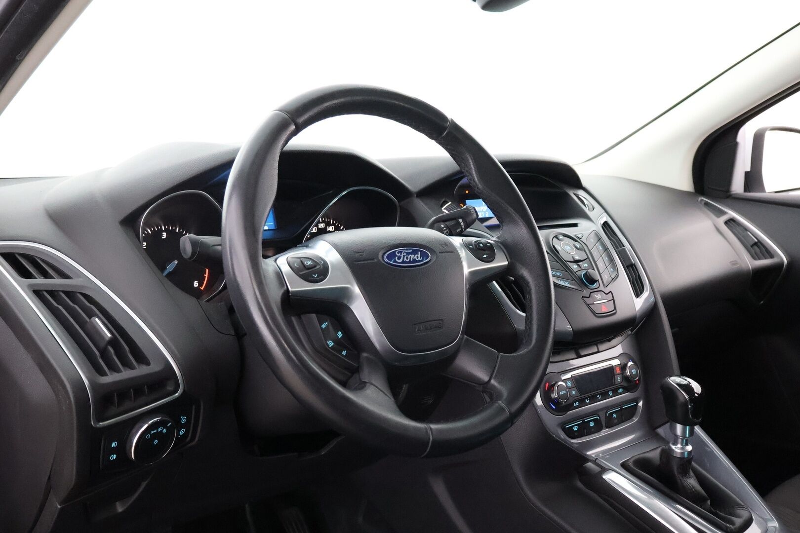 Ford Focus 2011 FOCUS Farmari (AC) 4ov 1560cm3 *MYYDÄÄN HUUTOKAUPAT.COM*