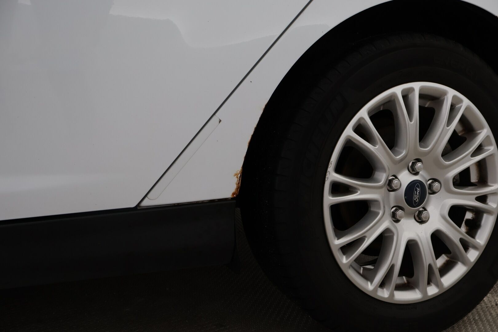 Ford Focus 2011 FOCUS Farmari (AC) 4ov 1560cm3 *MYYDÄÄN HUUTOKAUPAT.COM*