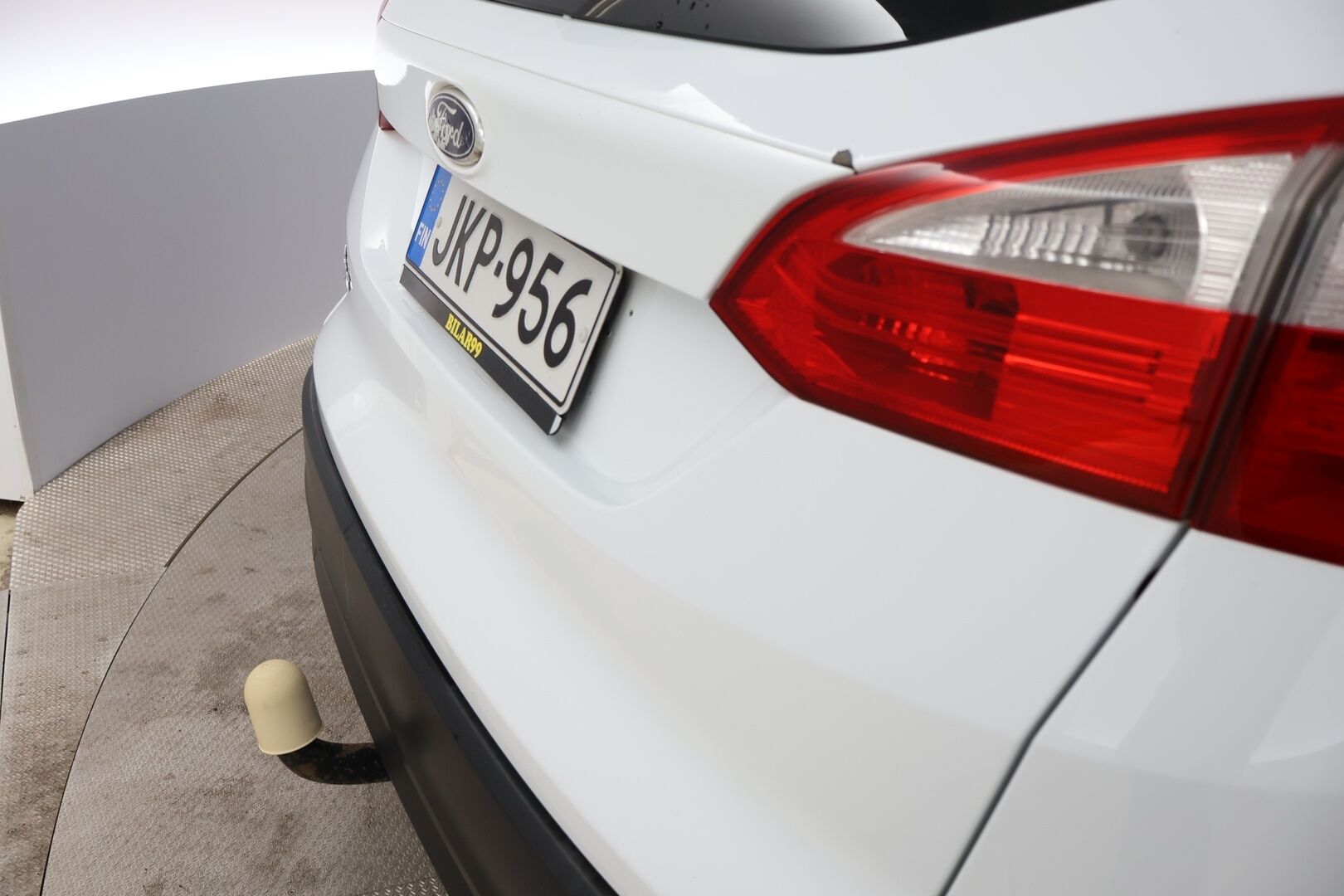 Ford Focus 2011 FOCUS Farmari (AC) 4ov 1560cm3 *MYYDÄÄN HUUTOKAUPAT.COM*