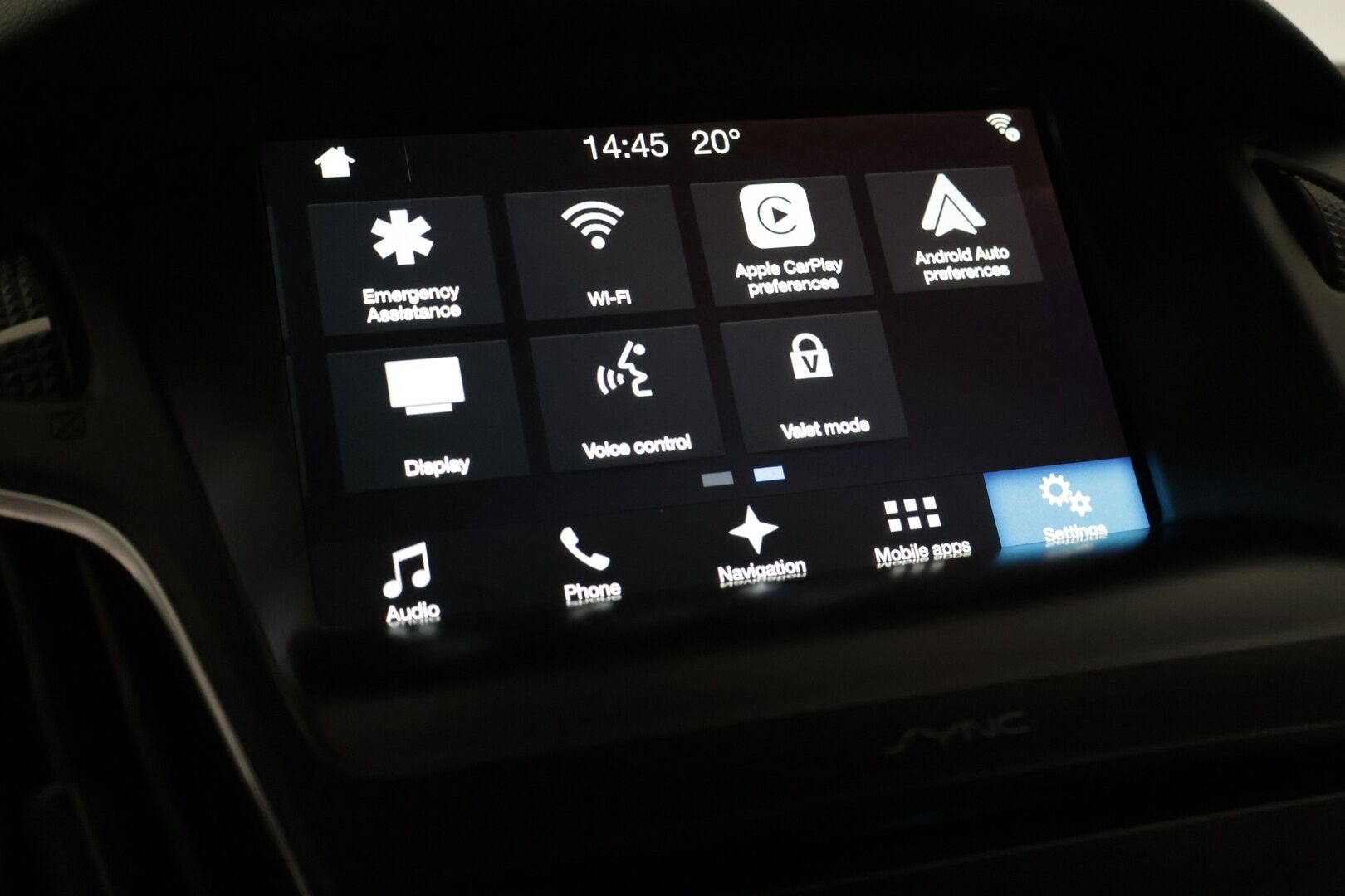 Ford Focus 2018 1,0 EcoBoost 125 hv Start/Stop M6 ST-Line **Navi / Android ja apple auto / Vakkari / Tutkat / lohko** - Kahdet renkaat aluilla / Huoltokirja