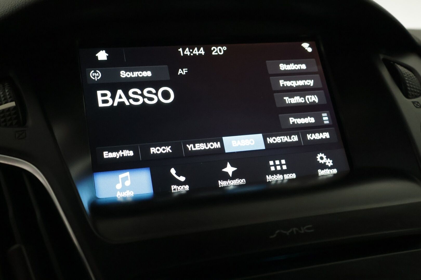 Ford Focus 2018 1,0 EcoBoost 125 hv Start/Stop M6 ST-Line **Navi / Android ja apple auto / Vakkari / Tutkat / lohko** - Kahdet renkaat aluilla / Huoltokirja