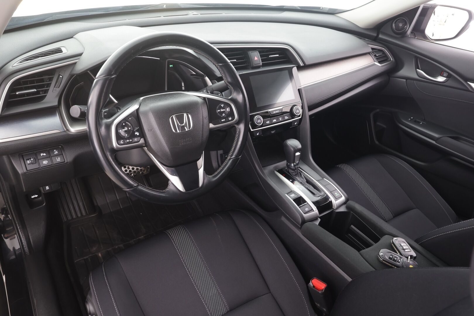 Honda Civic 2018 Sedan 182 hv Sport AT - | ACC | P.Kamera | Lohkolämmitin | Navi | Kaistavahti | Apple&Android | Suomi-auto | Kahdet renkaat | 