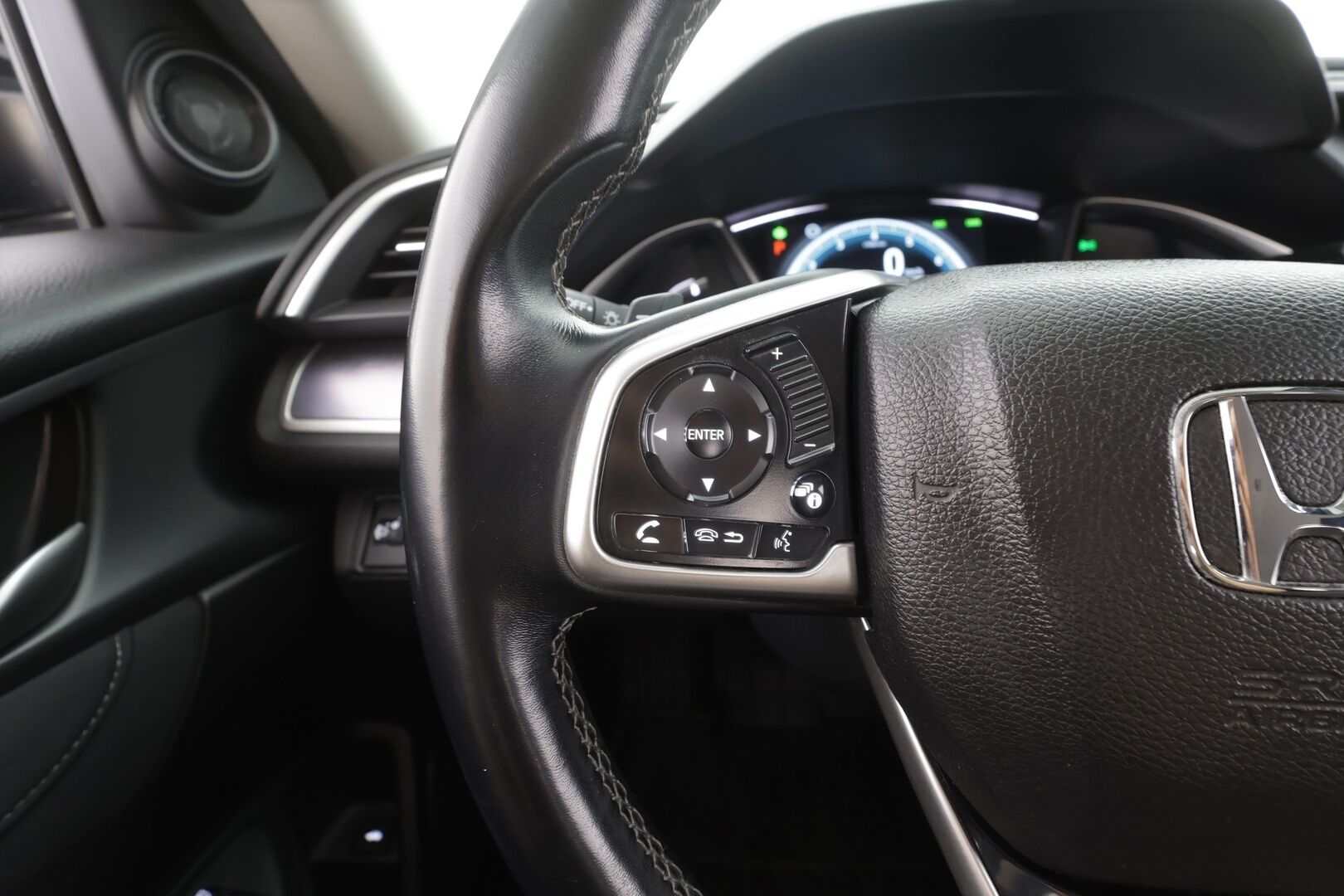Honda Civic 2018 Sedan 182 hv Sport AT - | ACC | P.Kamera | Lohkolämmitin | Navi | Kaistavahti | Apple&Android | Suomi-auto | Kahdet renkaat | 