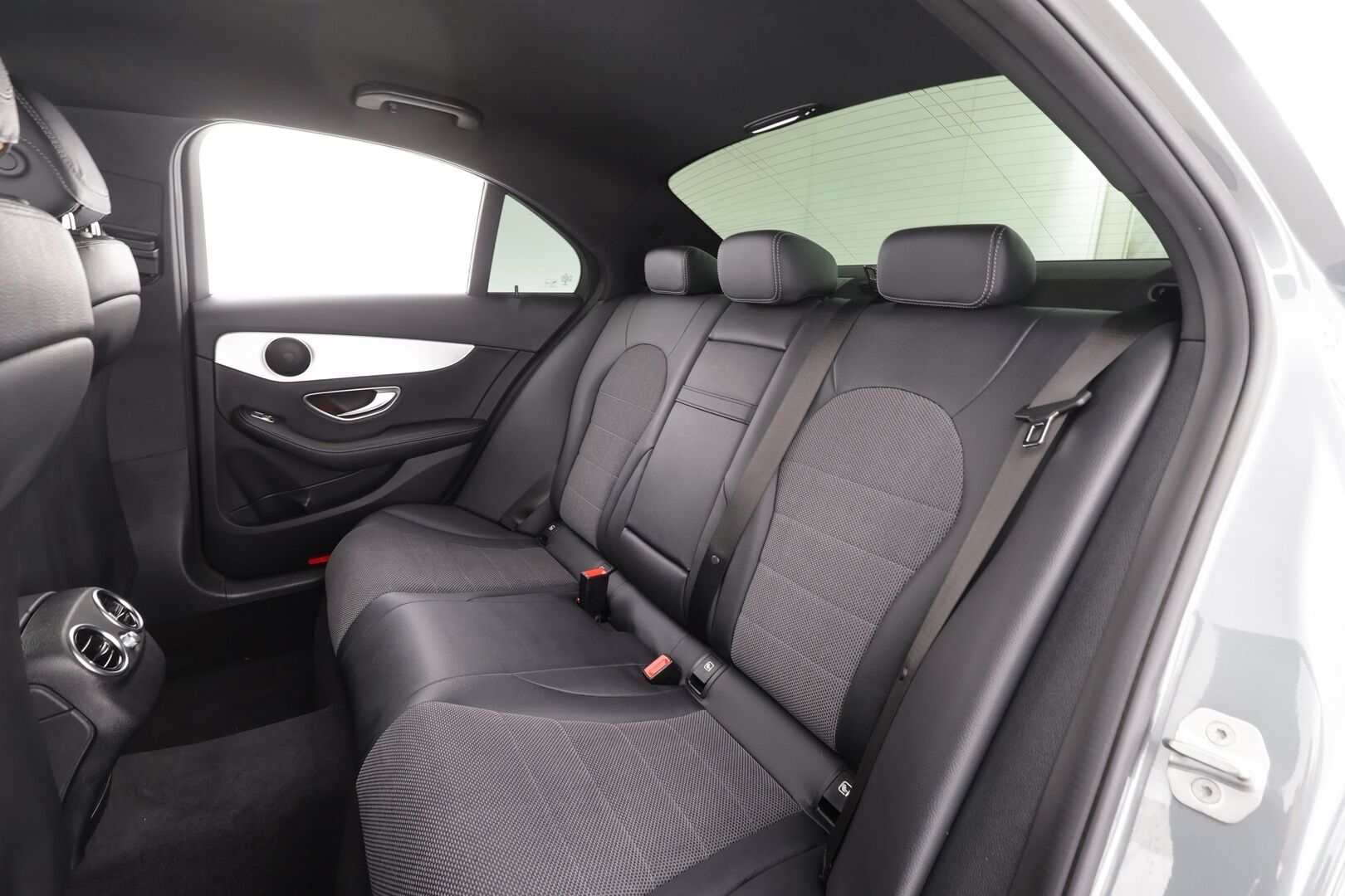 Mercedes-Benz C 2018 200 4Matic A Edition Avantgarde * Vakkari / Sportpenkit / ILS-LED / P.tutkat / Android / Bluetooth * - Suomi-auto / Kahdet renkaat - HULLUT BLACKWEEK JATKOT - KORKOTARJOUS 2,49%